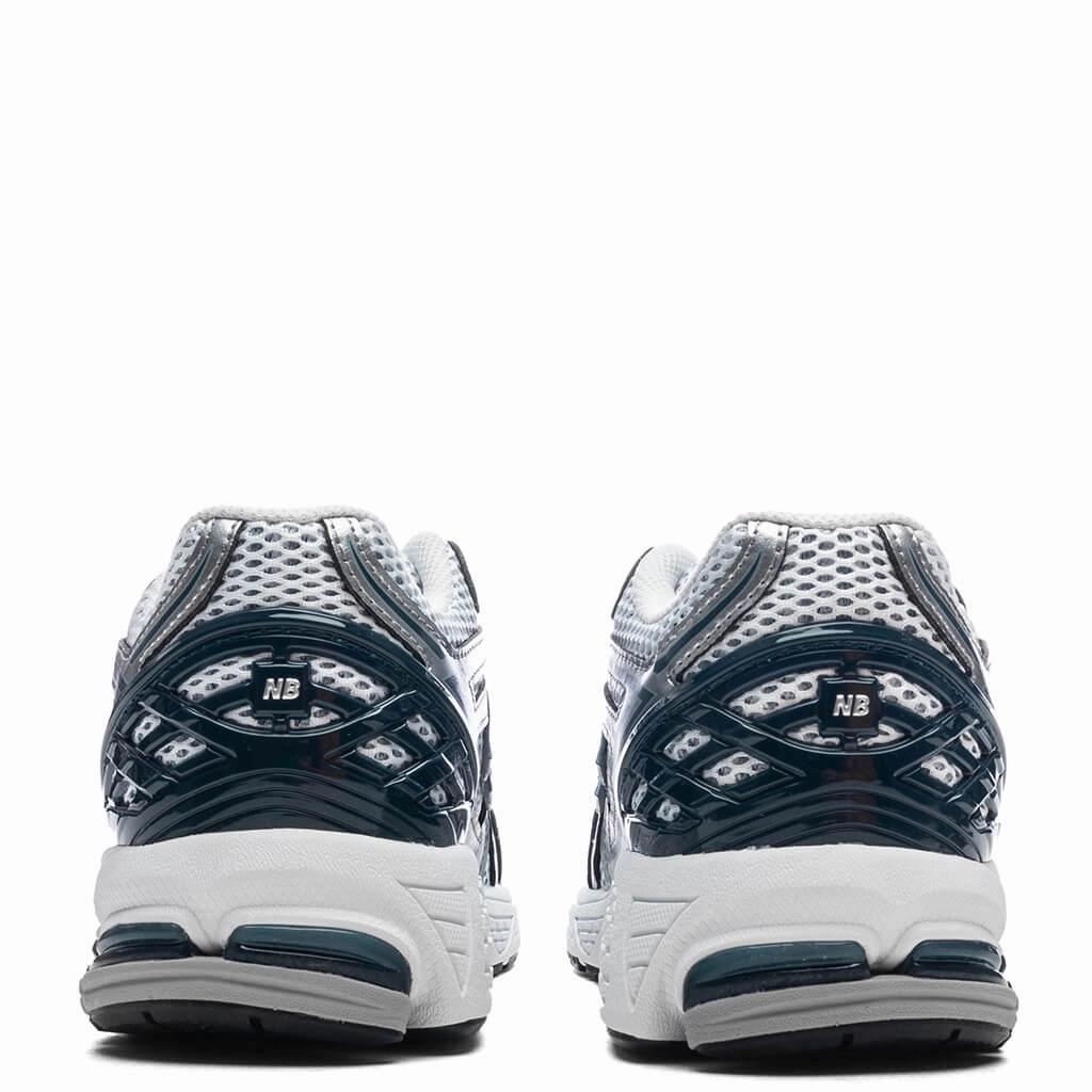 1906 (GS) - Silver Metallic/Deep Ocean