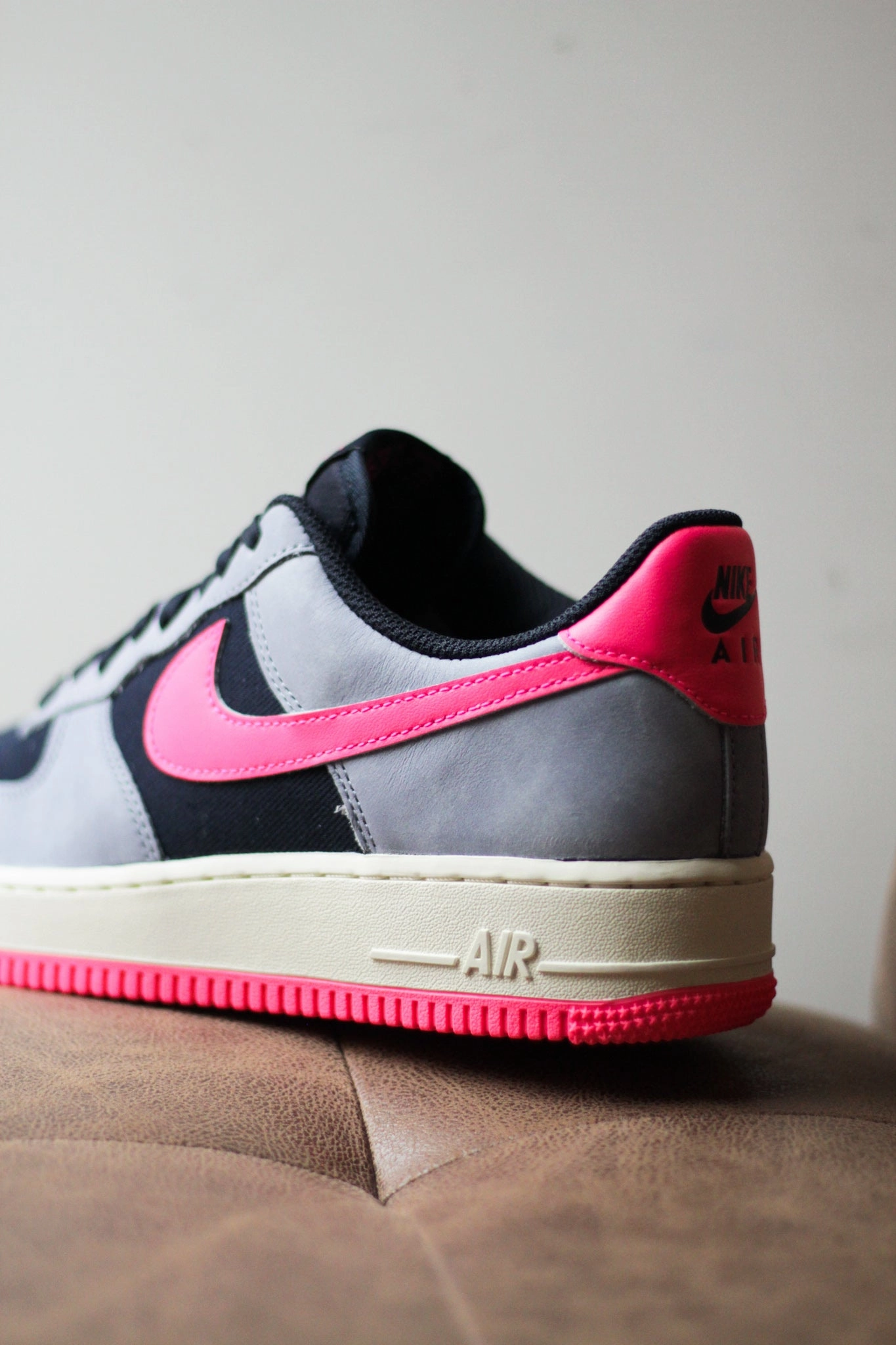 AIR FORCE 1 '07 LX DARK OBSIDIAN/PINK BLAST