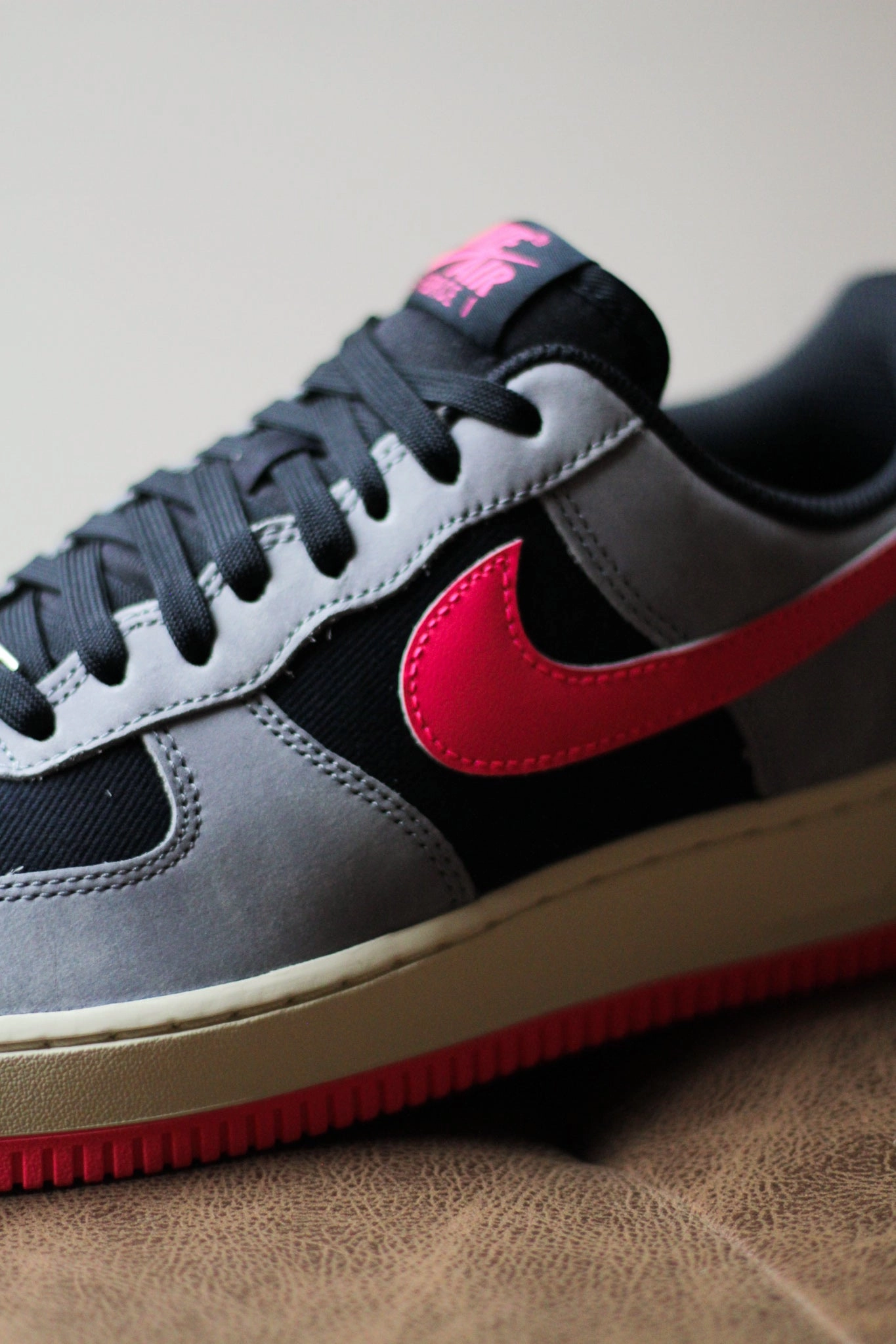 AIR FORCE 1 '07 LX DARK OBSIDIAN/PINK BLAST