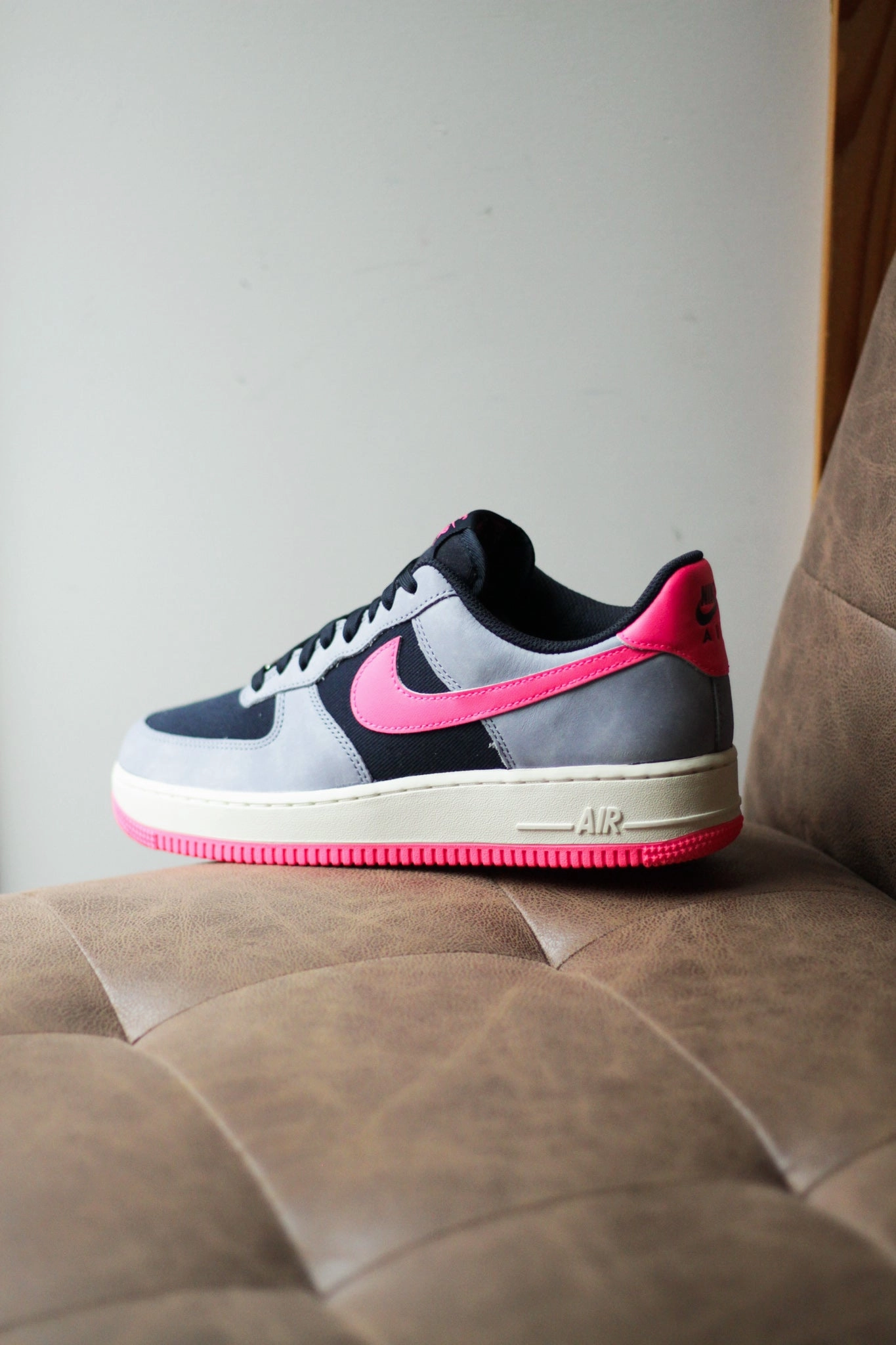 AIR FORCE 1 '07 LX DARK OBSIDIAN/PINK BLAST