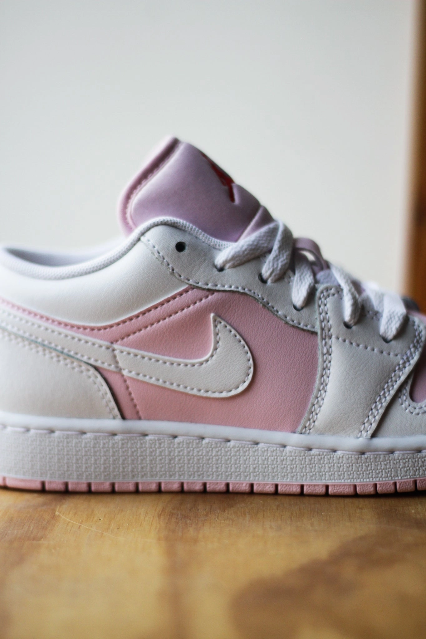 AIR JORDAN 1 LOW (GS) PINK FOAM /WHITE-FIRE RED