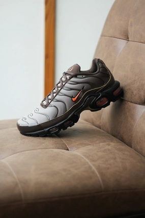 AIR MAX PLUS BAROQUE BROWN