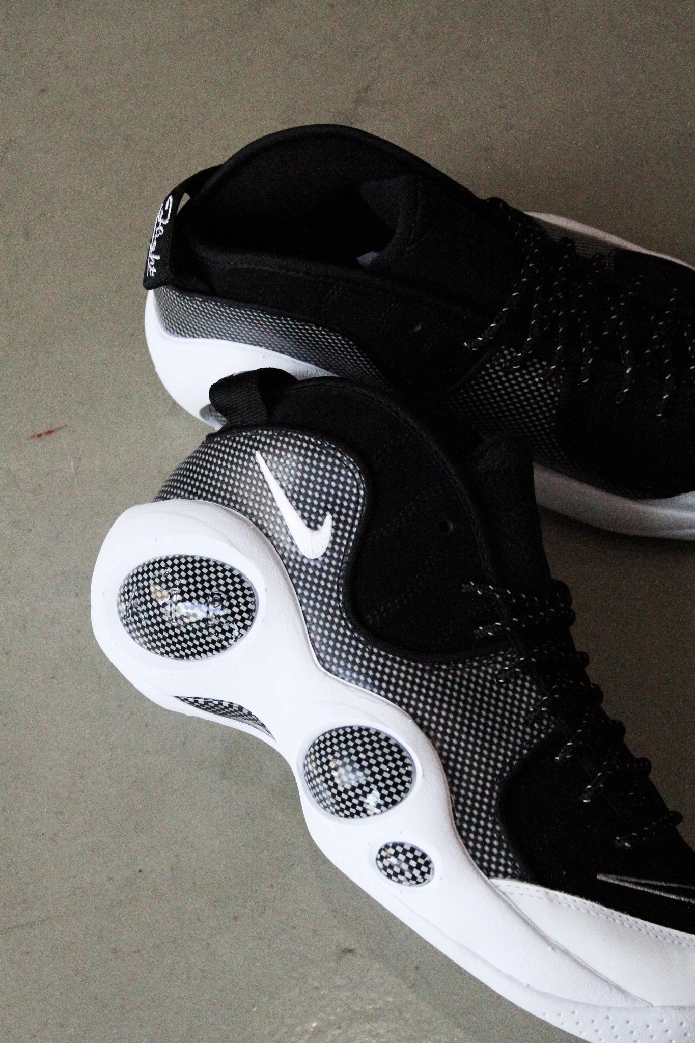 AIR ZOOM FLIGHT 95 BLACK/METALLIC SILVER