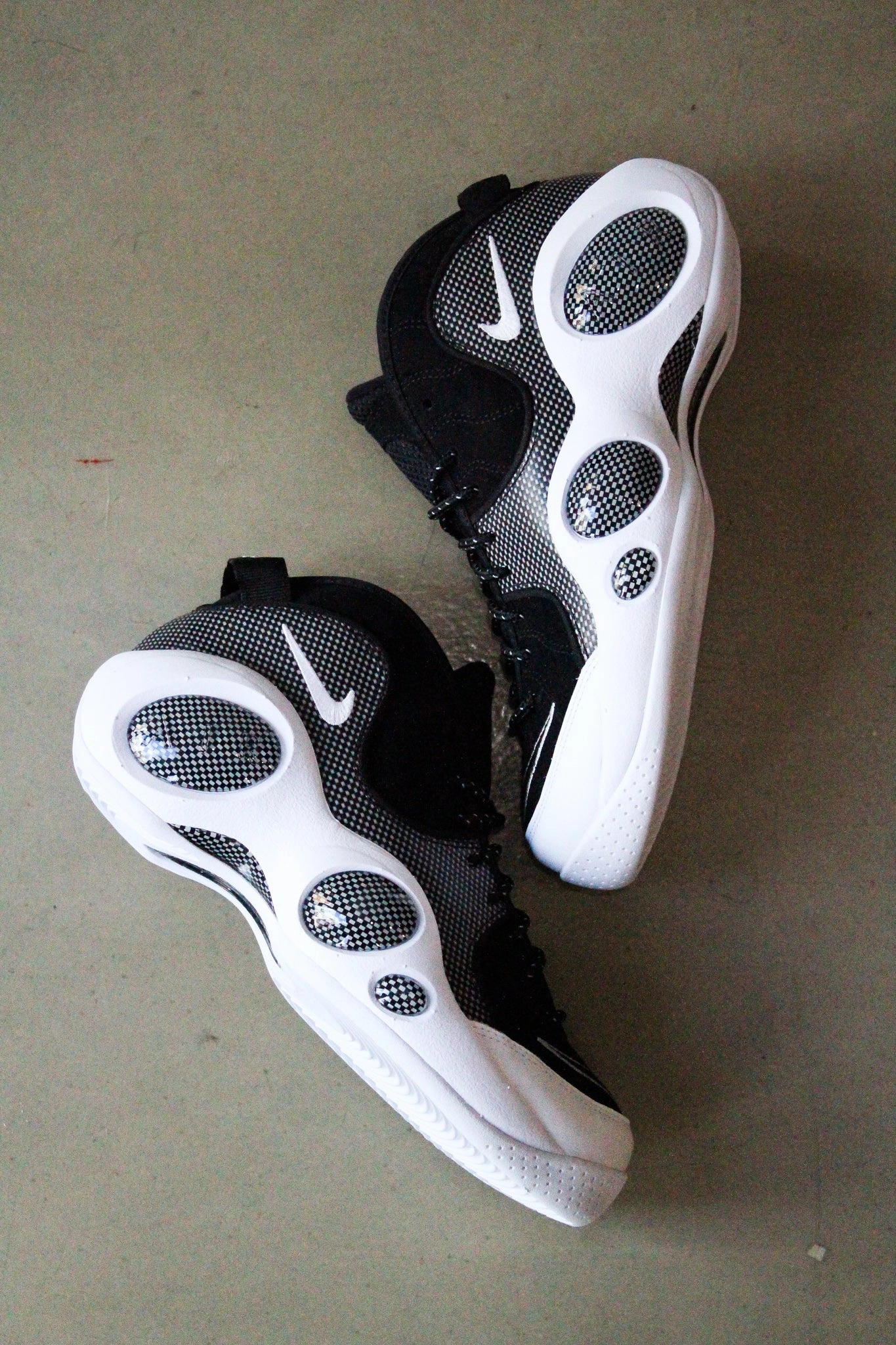 AIR ZOOM FLIGHT 95 BLACK/METALLIC SILVER