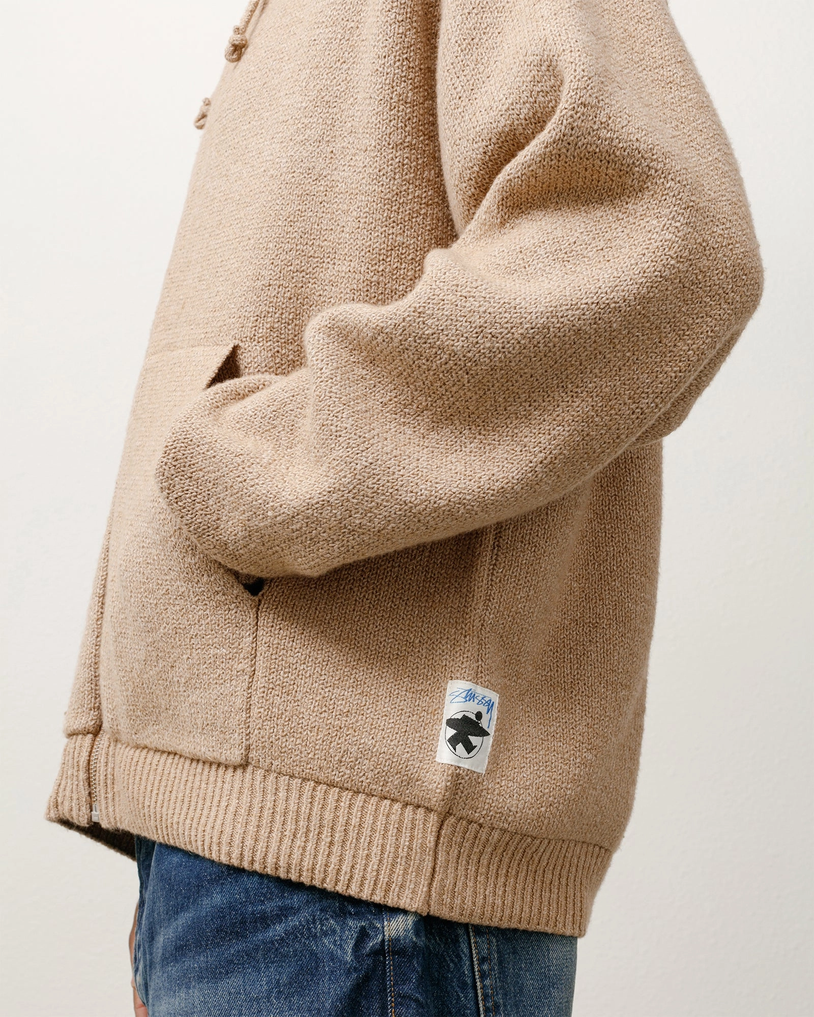 HOODED ZIP SWEATER