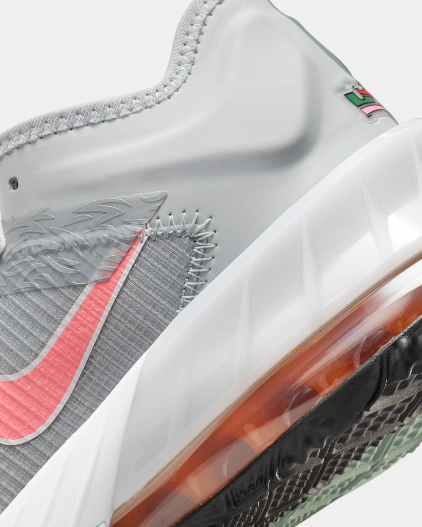 Kid's LeBron 18 Low (GS) 'Bugs vs Marvin' Light Smoke Grey