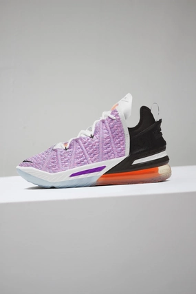 LEBRON 18 MULTICOLOR