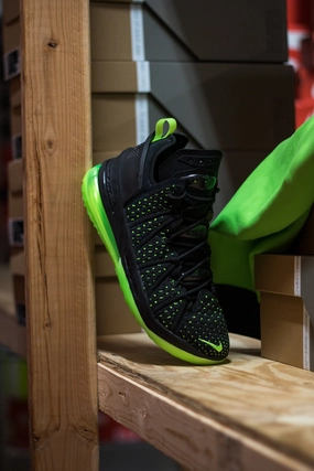 LEBRON XVIII ELECTRIC GREEN