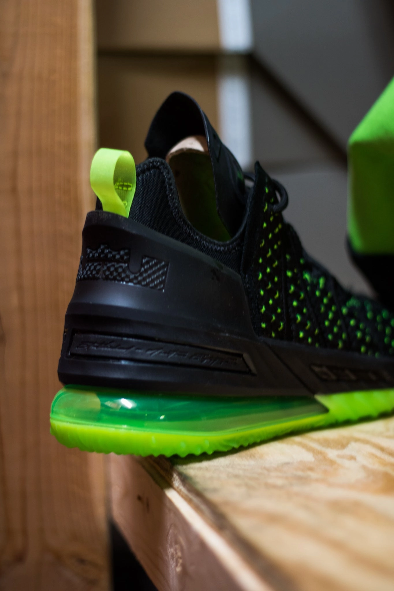LEBRON XVIII ELECTRIC GREEN