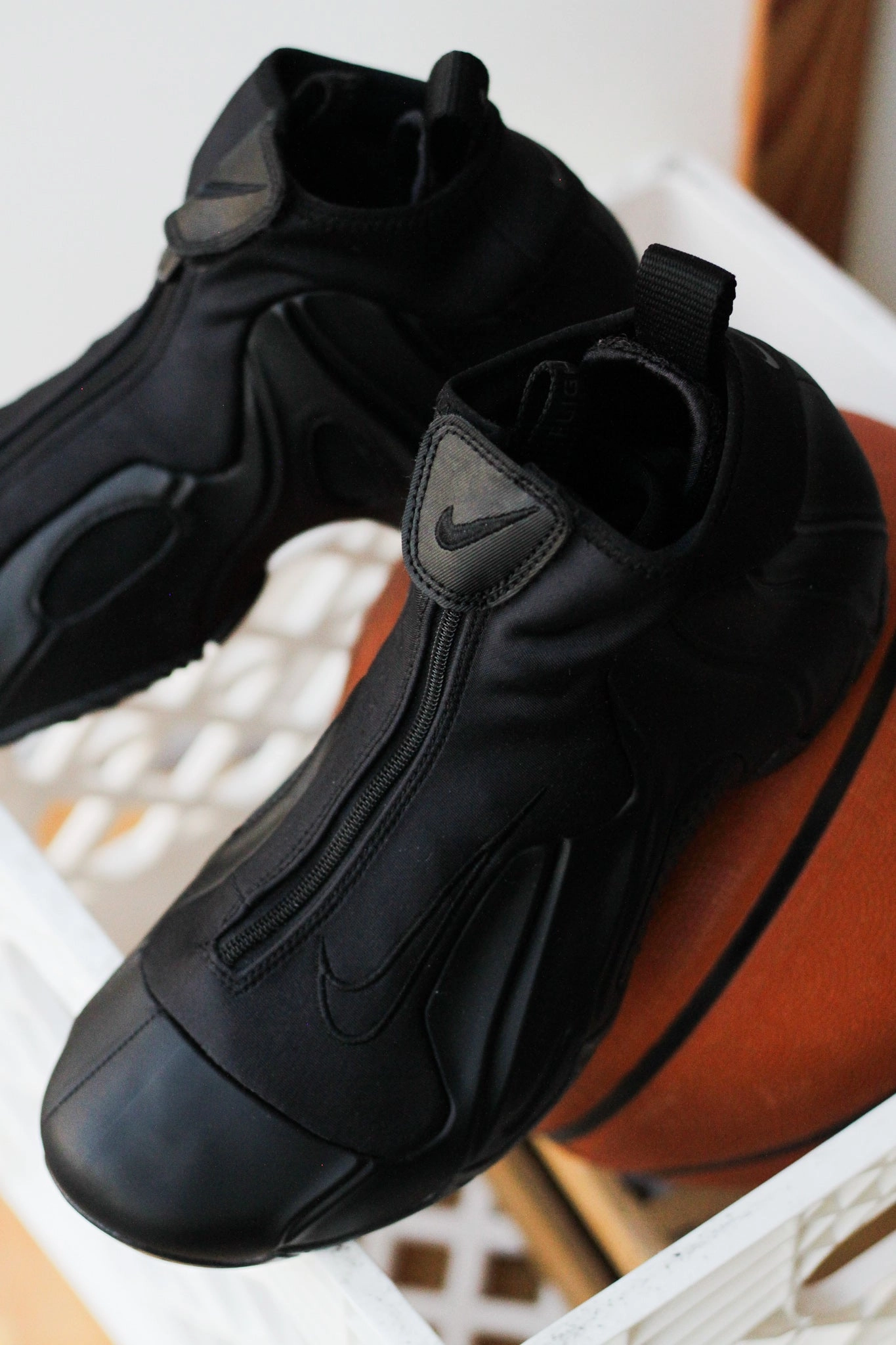 NIKE AIR FLIGHTPOSITE BLACK