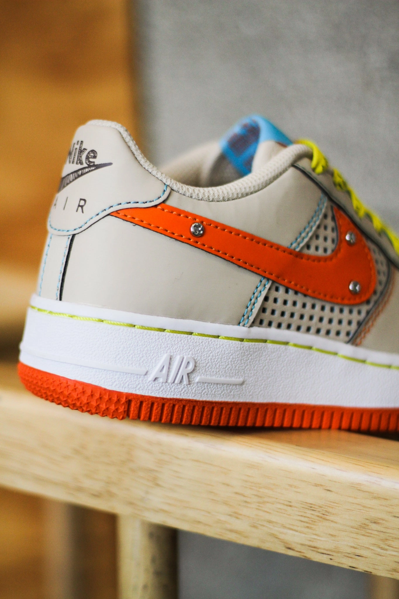 NIKE AIR FORCE 1 LE (GS) SANDDRIFT/SAFETY ORANGE-PHANTOM
