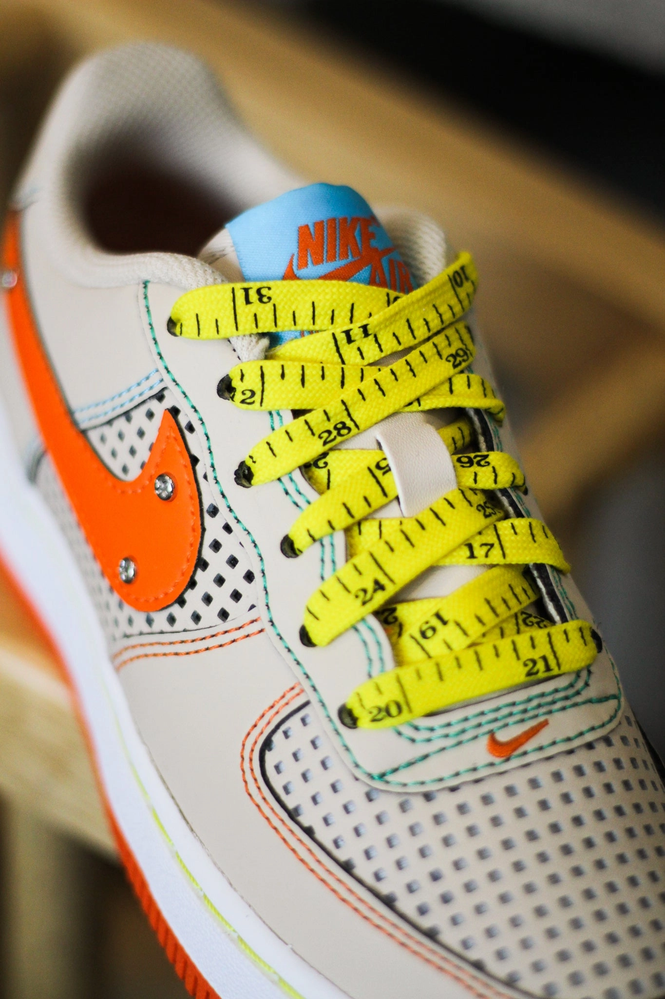 NIKE AIR FORCE 1 LE (GS) SANDDRIFT/SAFETY ORANGE-PHANTOM