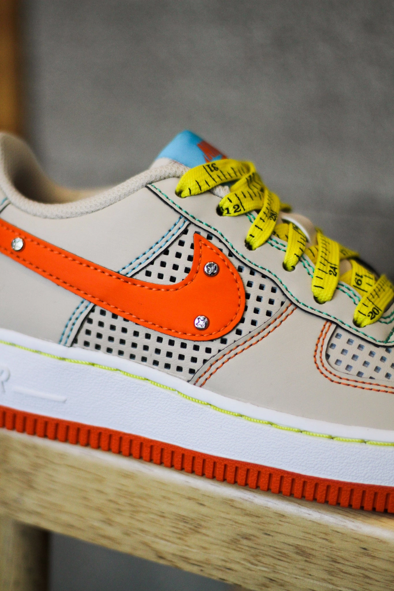 NIKE AIR FORCE 1 LE (GS) SANDDRIFT/SAFETY ORANGE-PHANTOM