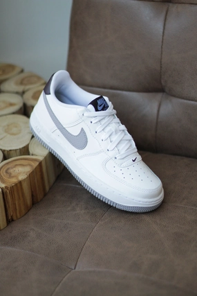 NIKE AIR FORCE 1 LE (GS) WHITE/CEMENT GREY