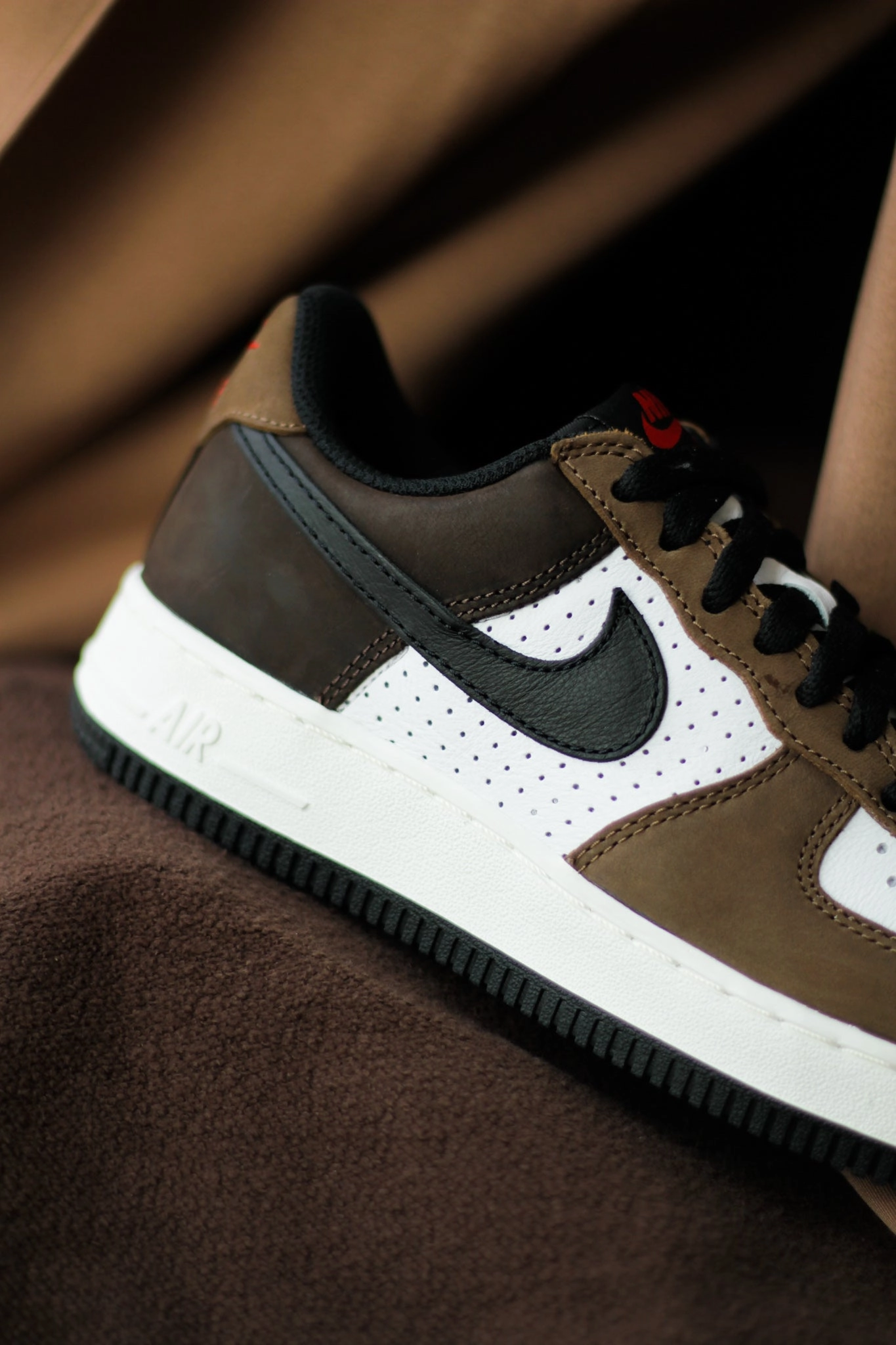 NIKE AIR FORCE 1 LOW RETRO WHITE/BLACK-BISON