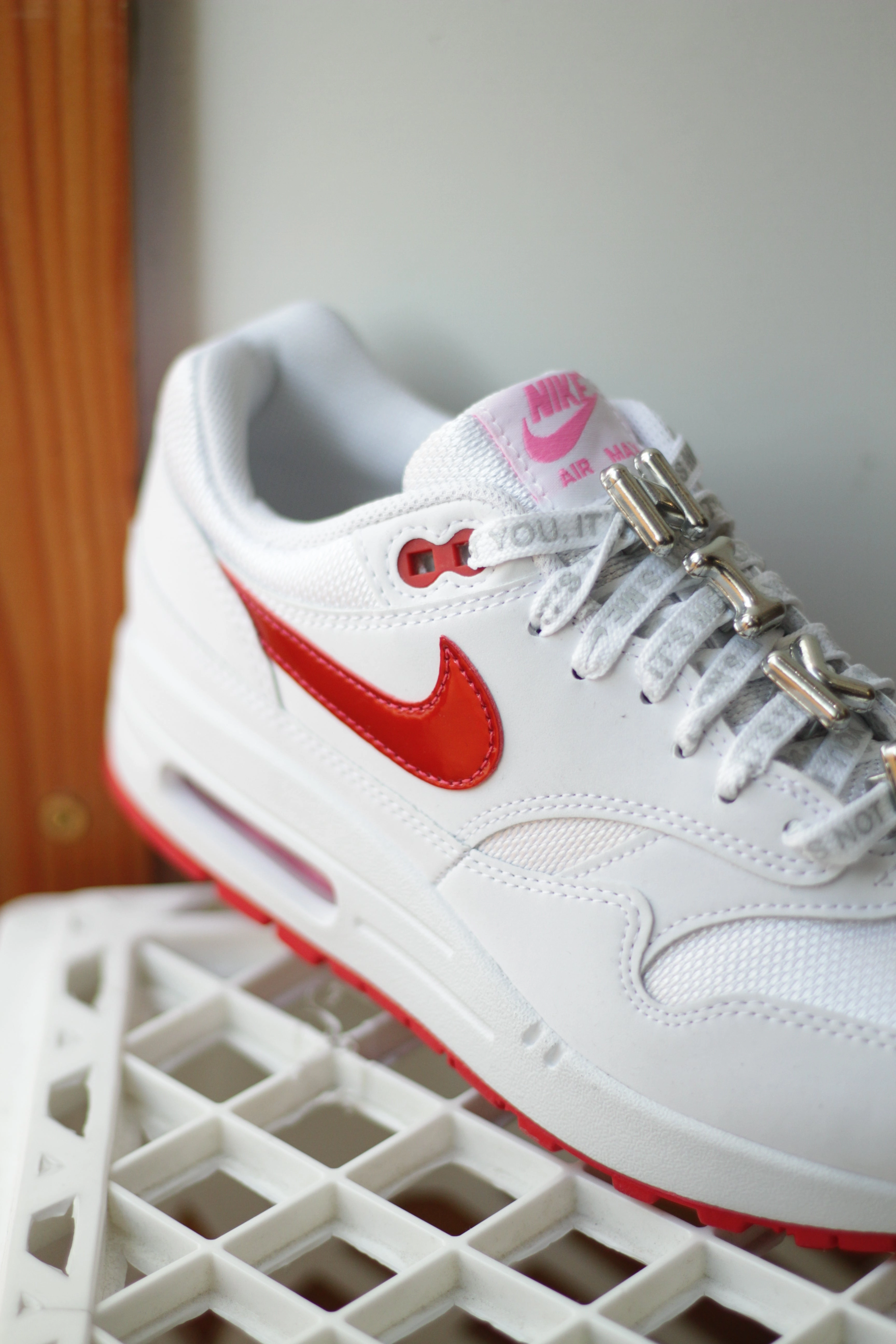 NIKE AIR MAX 1 PRM WHITE/UNIVERSITY RED-PLAYFUL PINK
