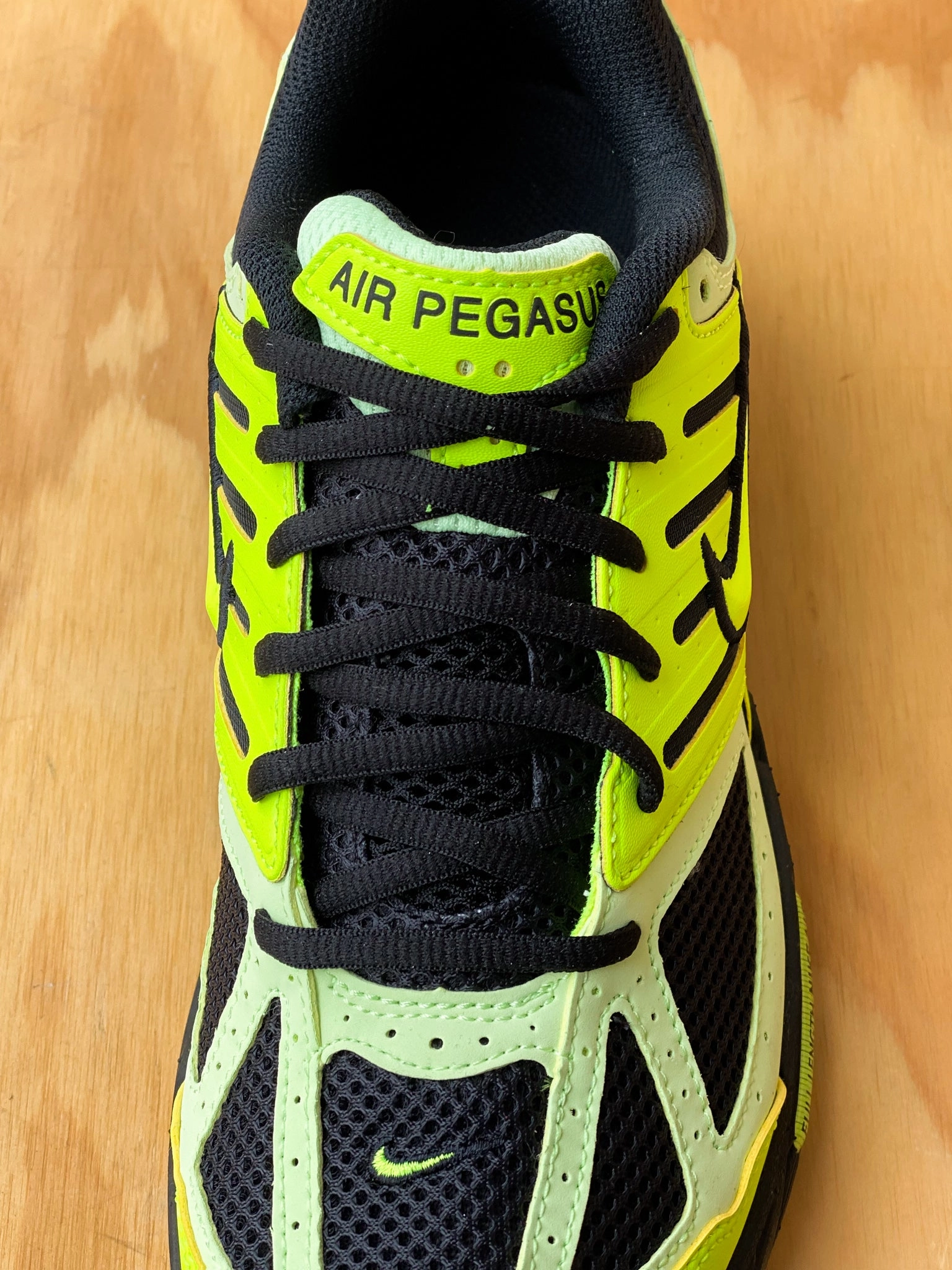 NIKE AIR PEGASUS 2005 VOLT/VOLT-BLACK-BARELY VOLT