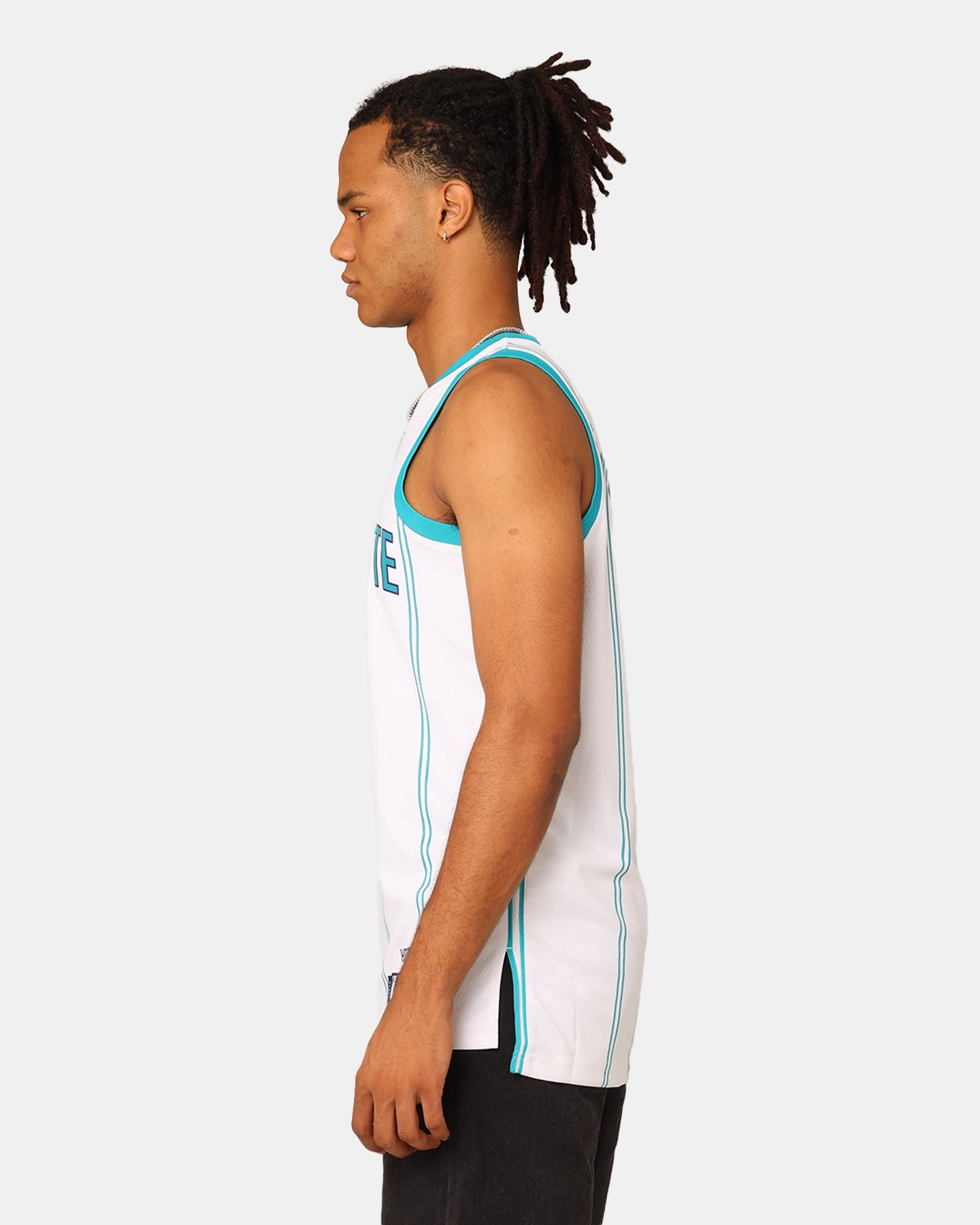 Nike Charlotte Hornets Lamelo Ball Association Edition 2022/23 Dri-FIT Swingman Jersey White