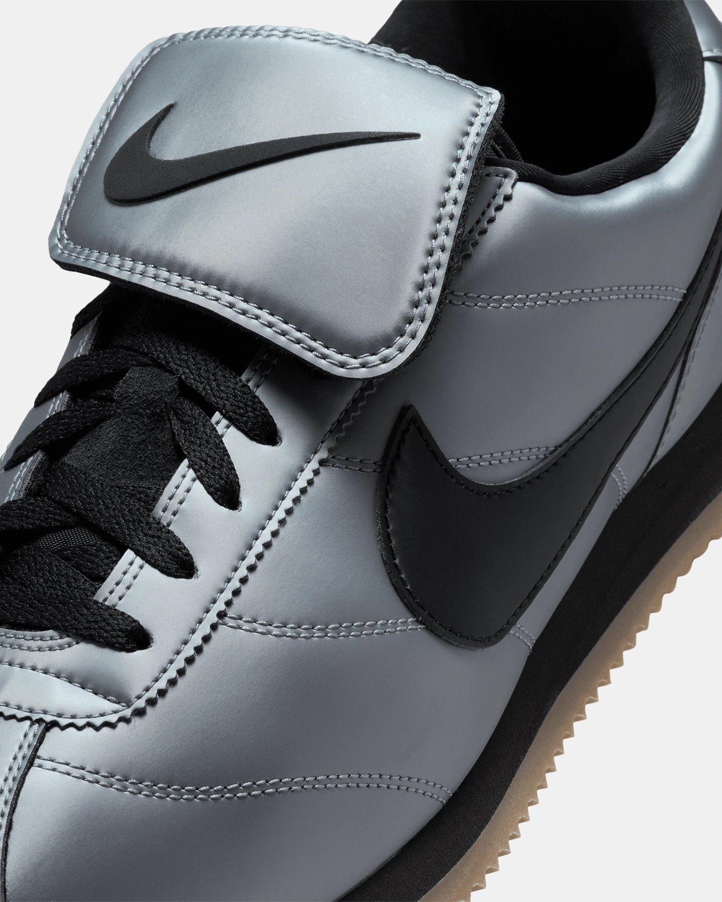 Nike Cortez SE Mtlc Cool Grey/Black-Gum Dark Brown