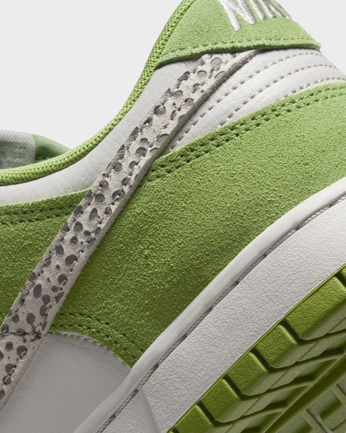 Nike Dunk Low AS Chlorophyll Chlorophyll/Lt White
