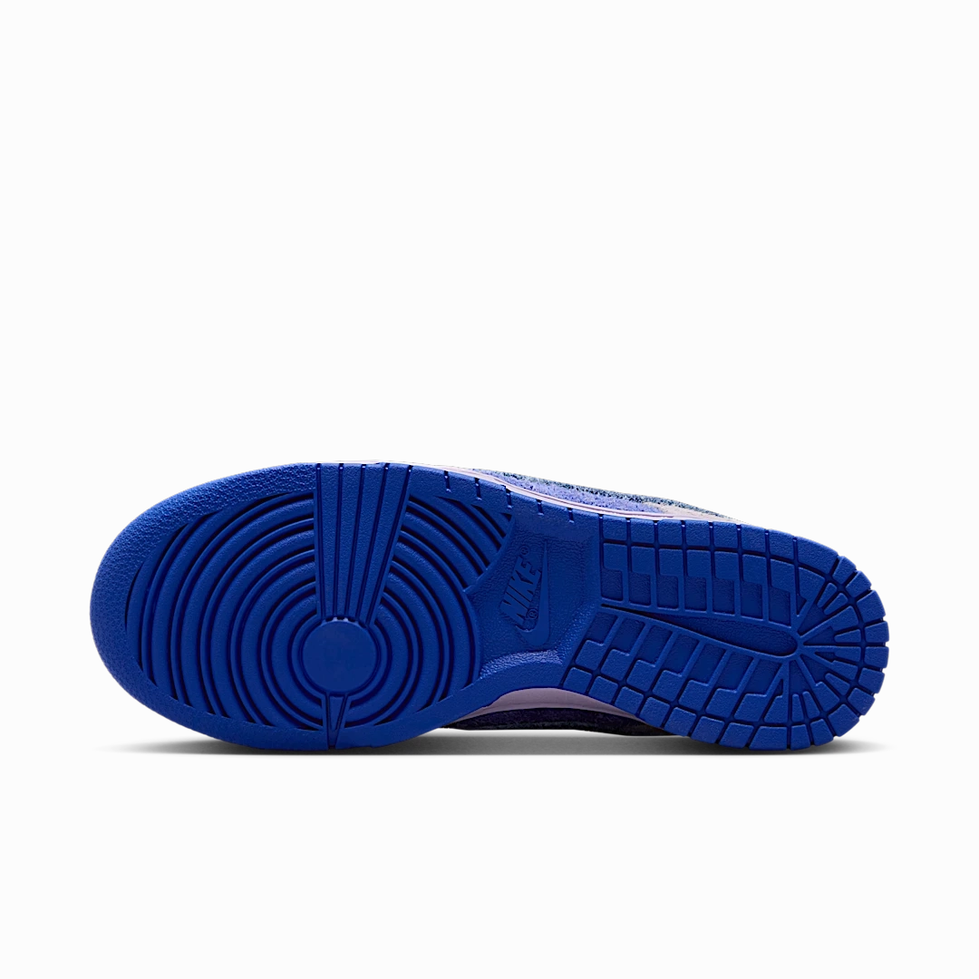 Nike Dunk Low SE Hydrangeas