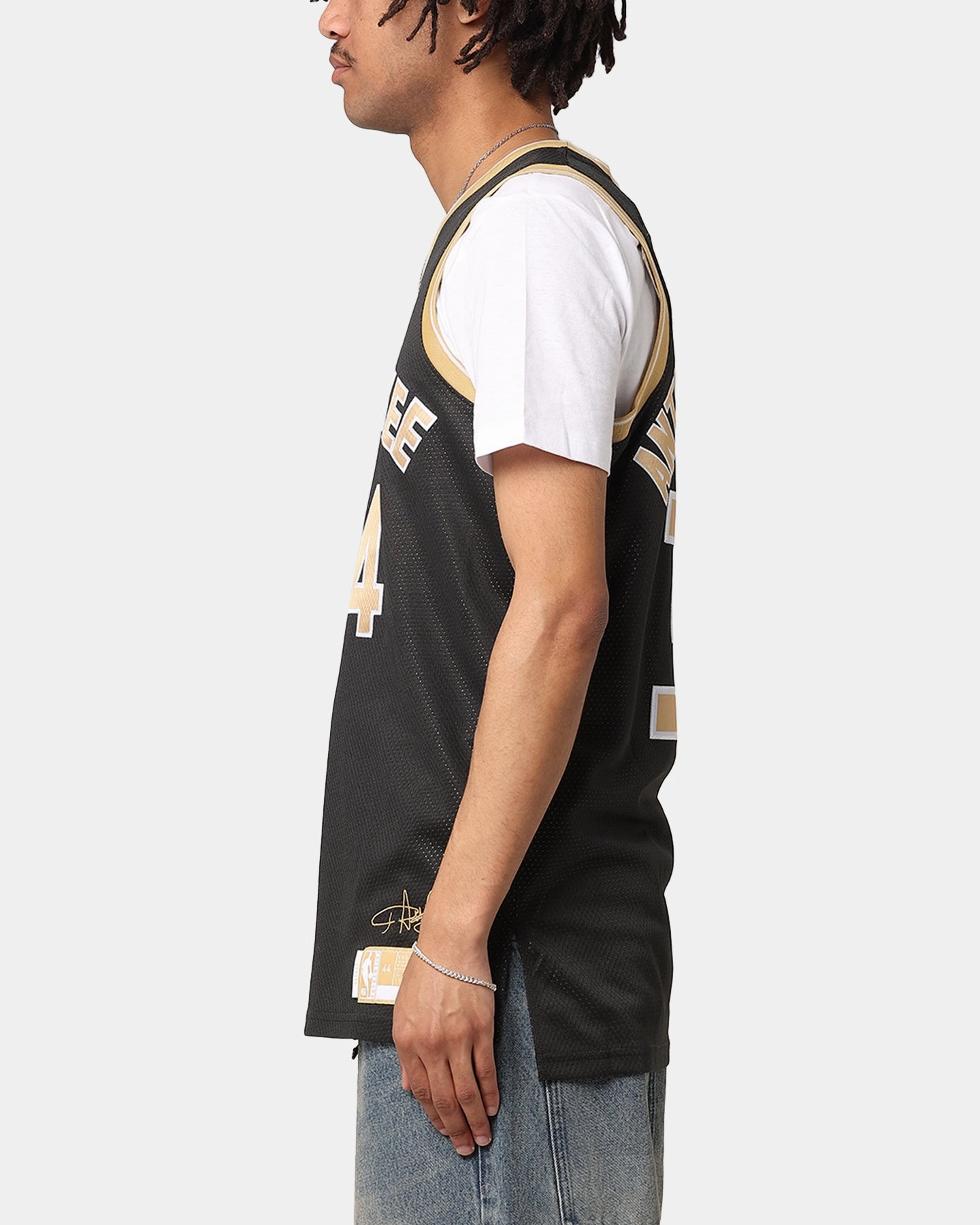 Nike Giannis Antetokounmpo Milwaukee Bucks Dri-FIT 2024 Select Series Jersey Black/Gold