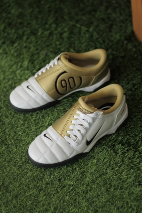 NIKE T90 SP WHITE/BLACK-METALLIC GOLD