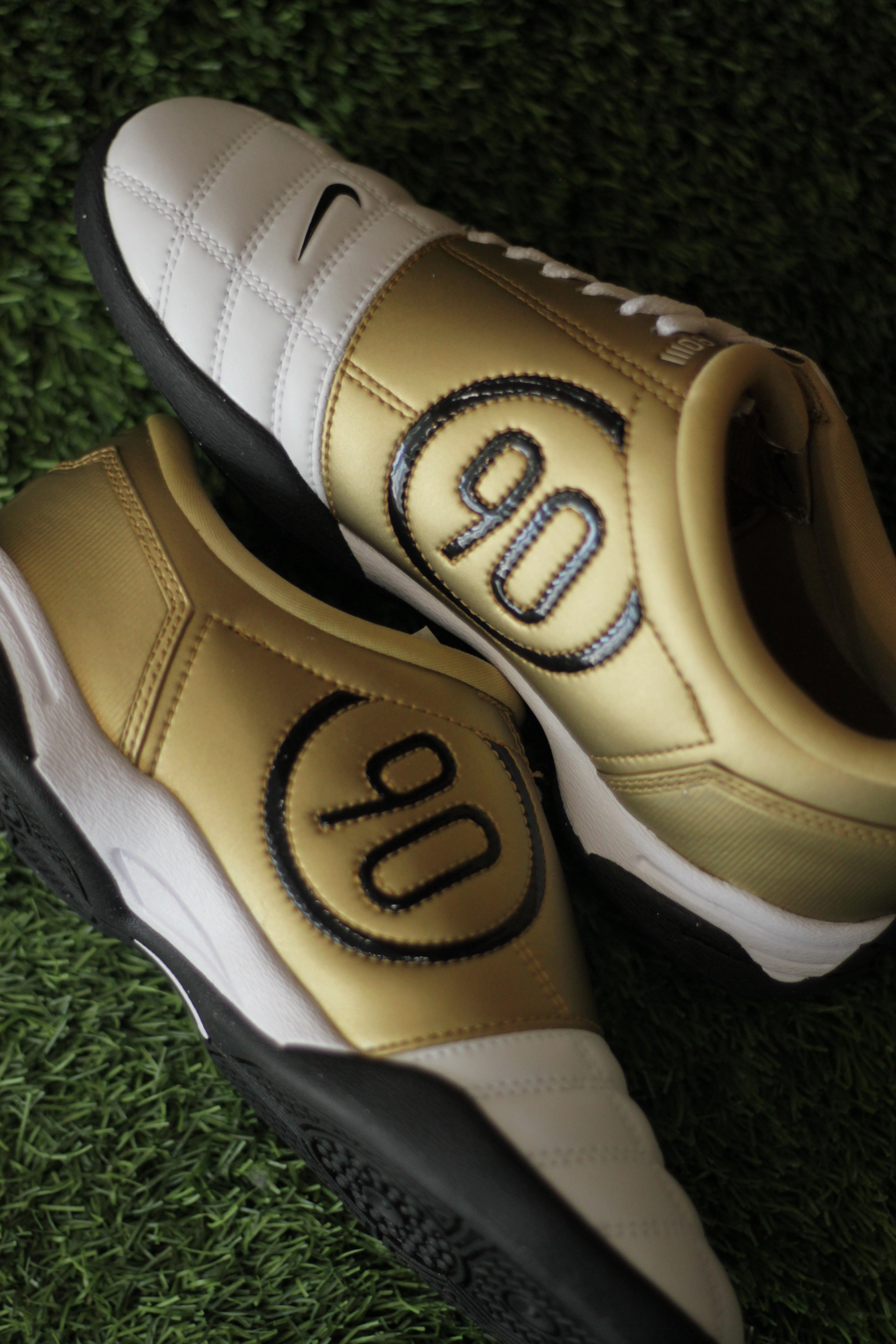 NIKE T90 SP WHITE/BLACK-METALLIC GOLD