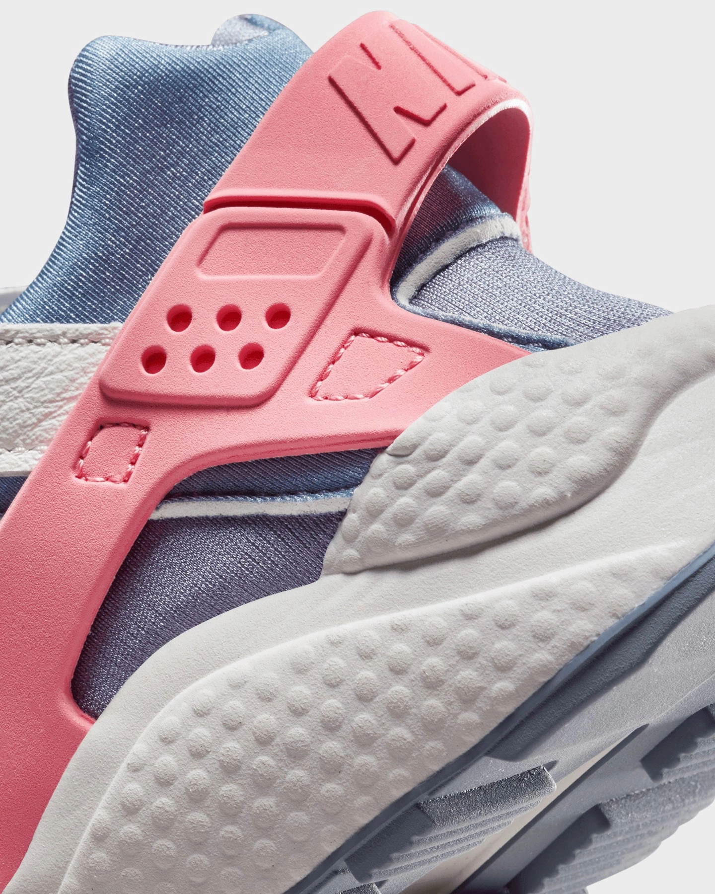 Nike Women's Air Huarache Ashen Slate Coral Ashen Slate