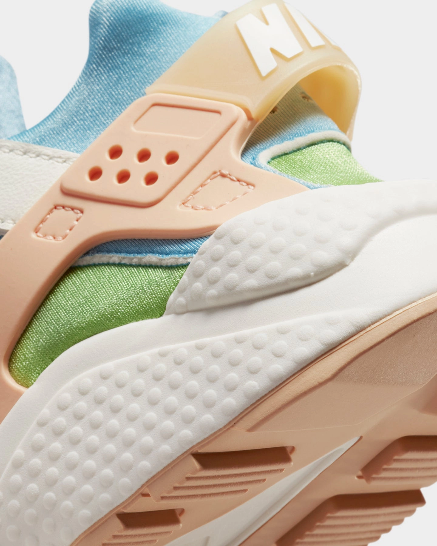 Nike Women's Air Huarache SE Sail/Arctic Orange