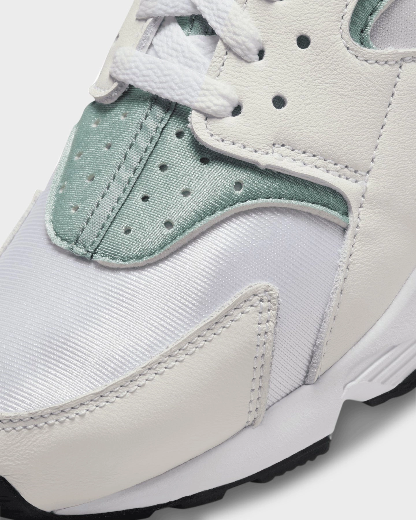 Nike Women's Air Huarache White/Obsidian