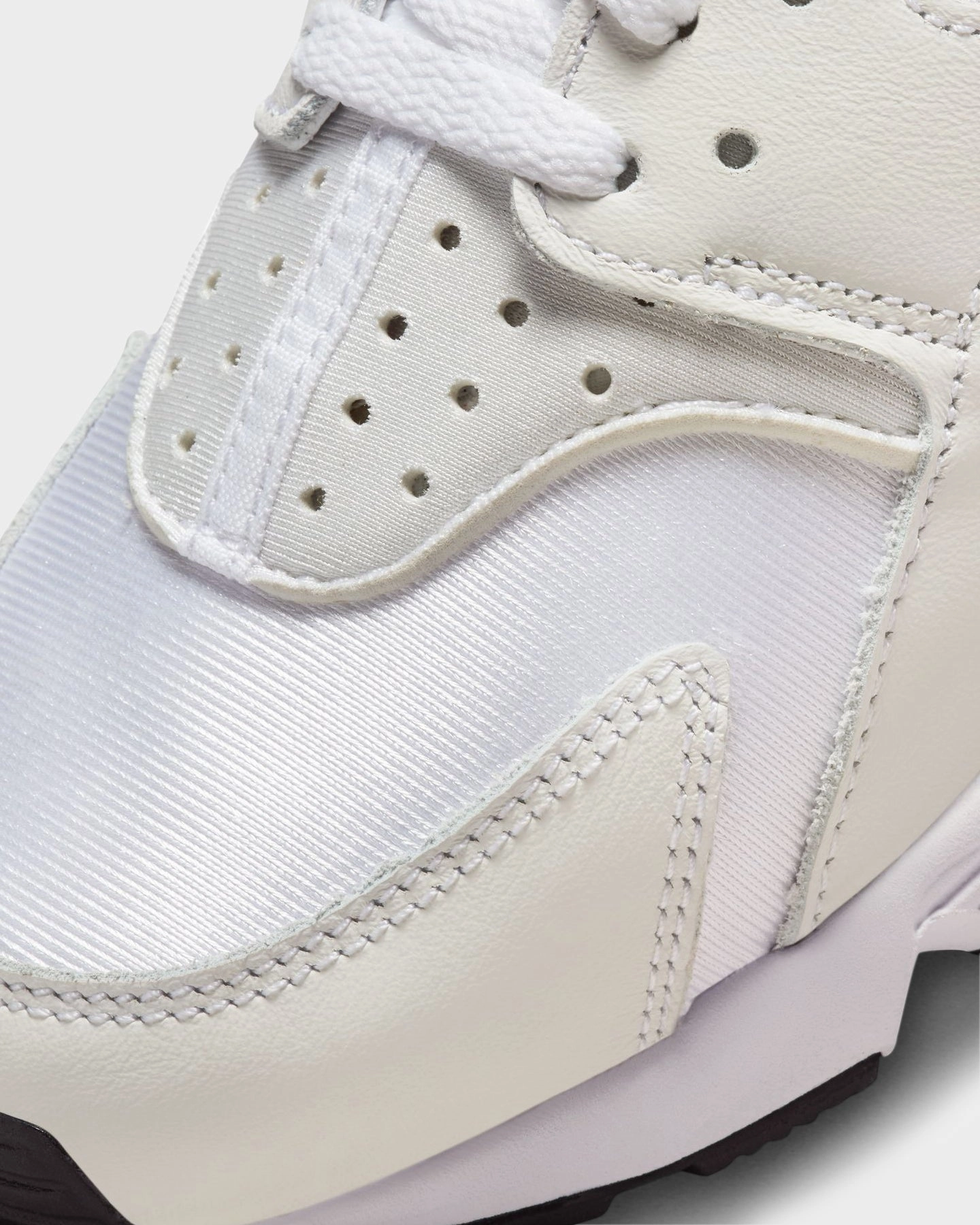 Nike Women's Air Huarache White/Stadium Green