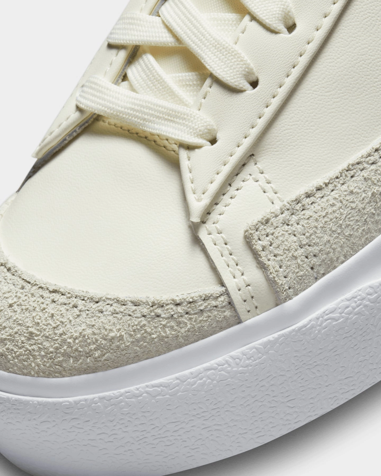 Nike Women's Blazer Low Platform Sail/Indigo Haze