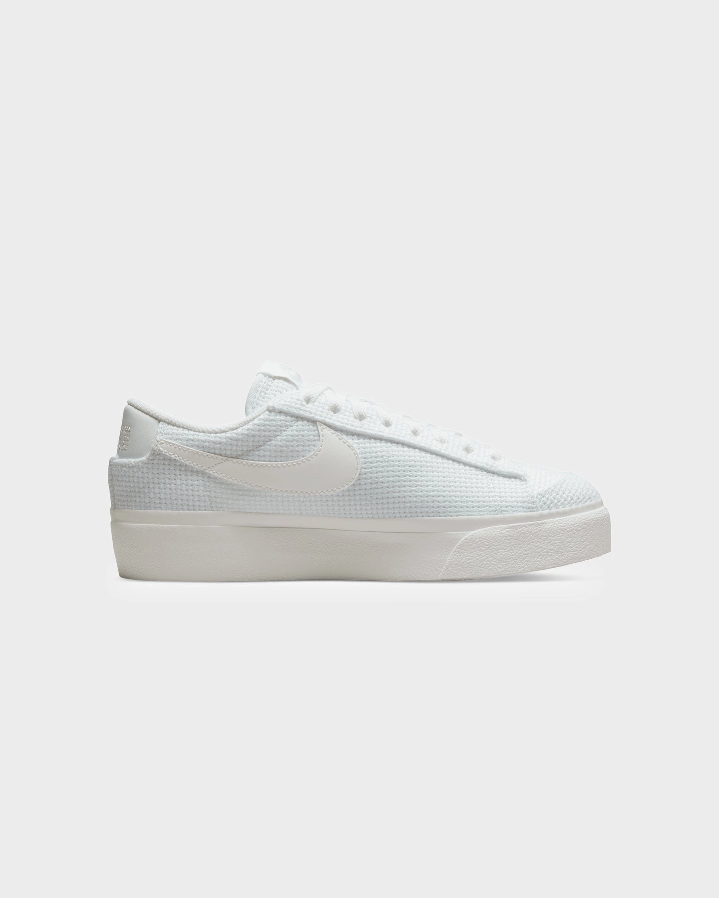 Nike Women's Blazer Low Platform Summit White/Summit White-Fossil