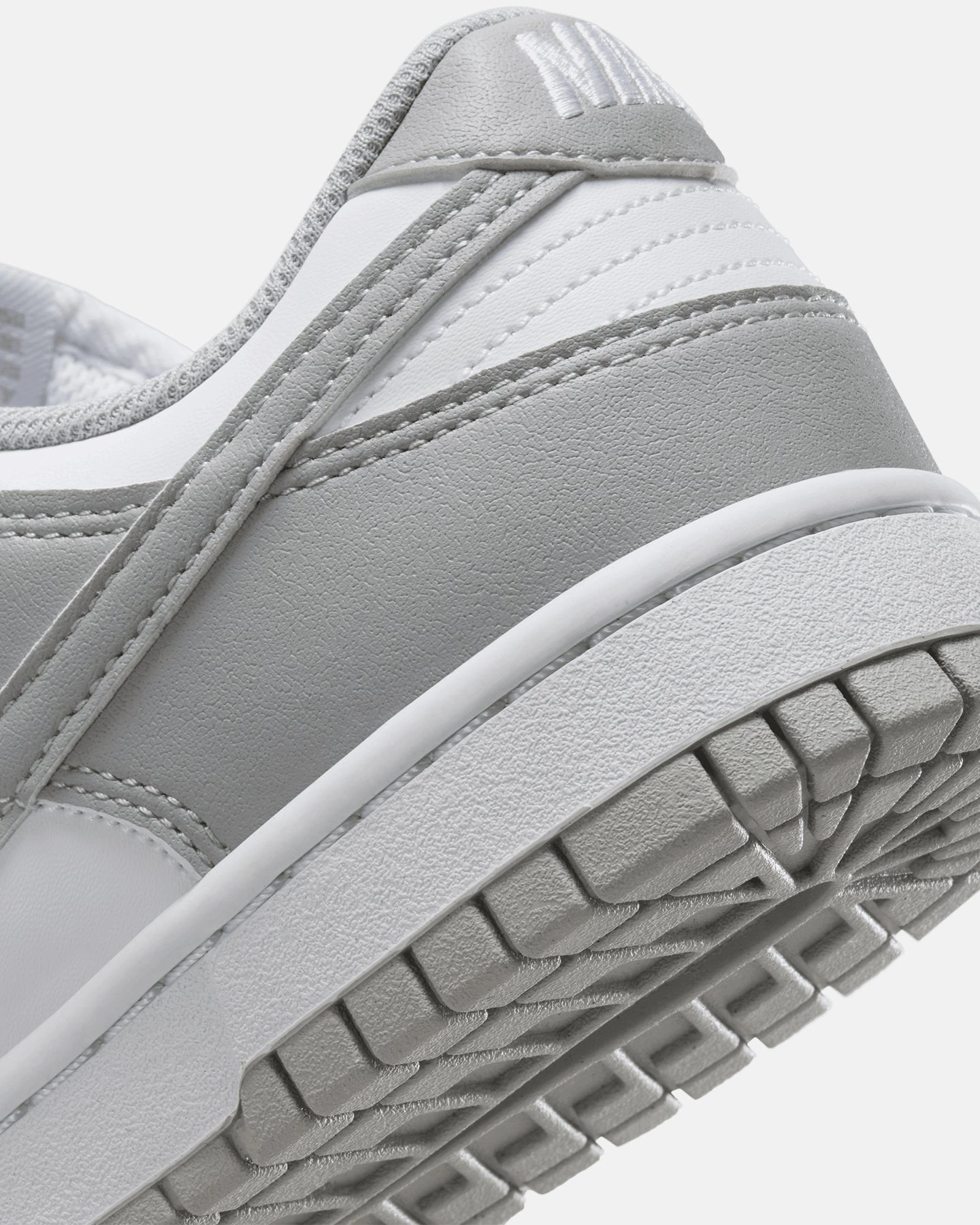 Nike Women's Dunk Low Next Nature Grey White/Smoke Grey