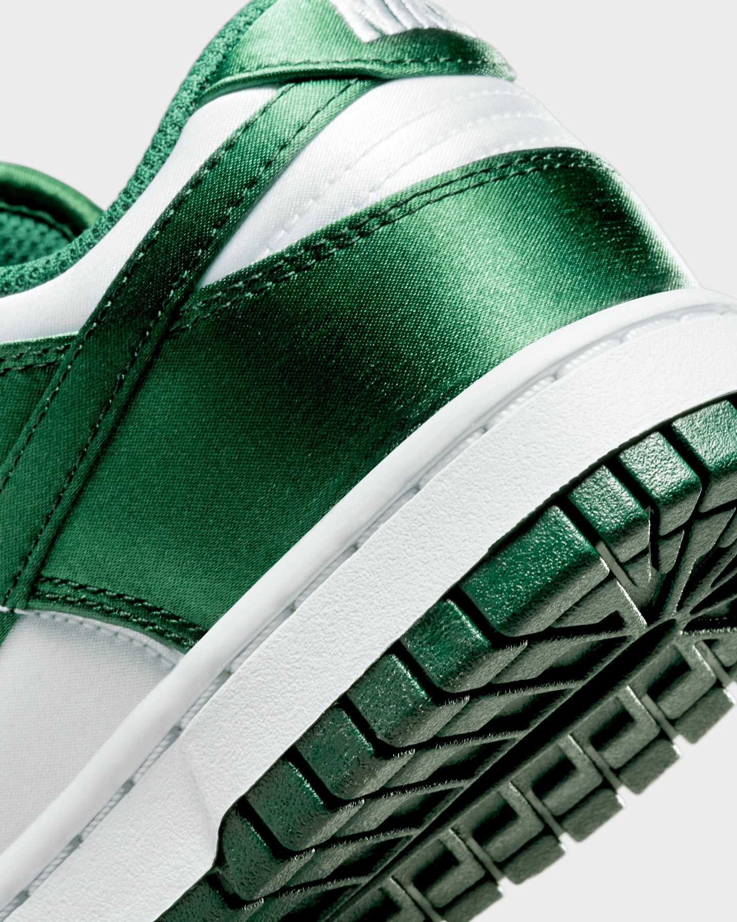 Nike Women's Dunk Low Satin Green White/Team Green