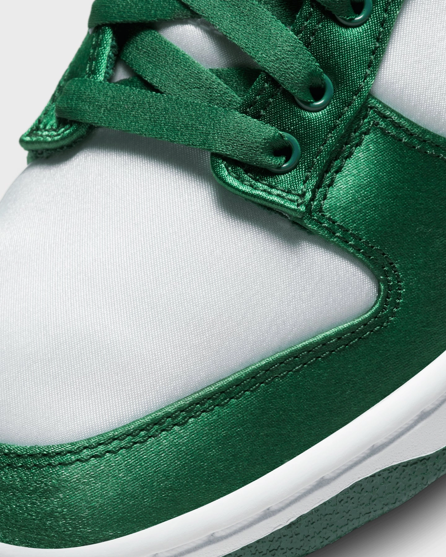 Nike Women's Dunk Low Satin Green White/Team Green