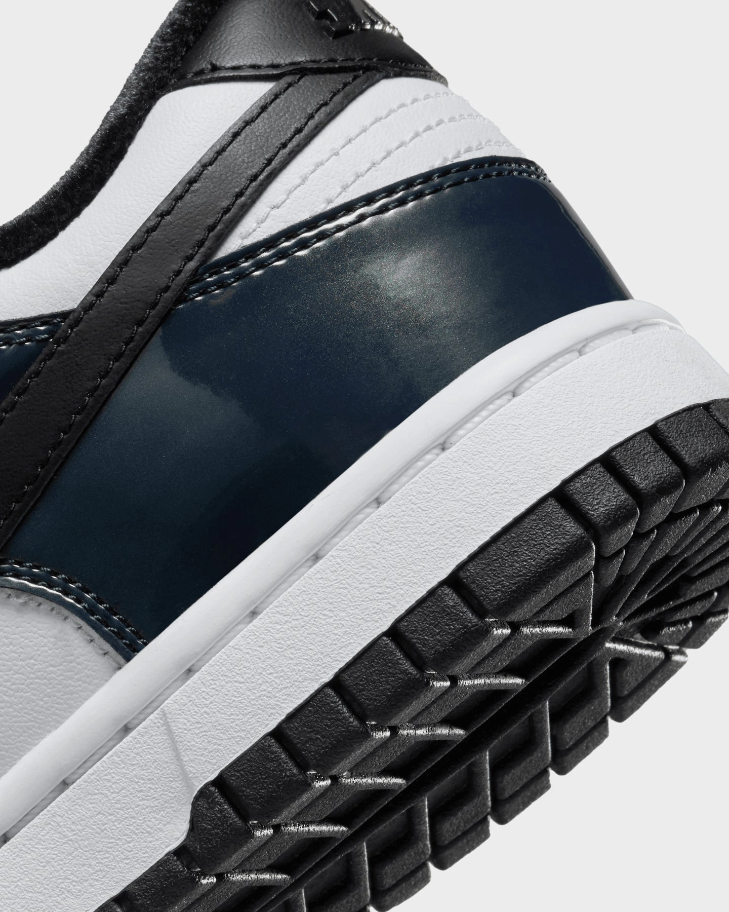 Nike Women's Dunk Low SE 2 Black/Black