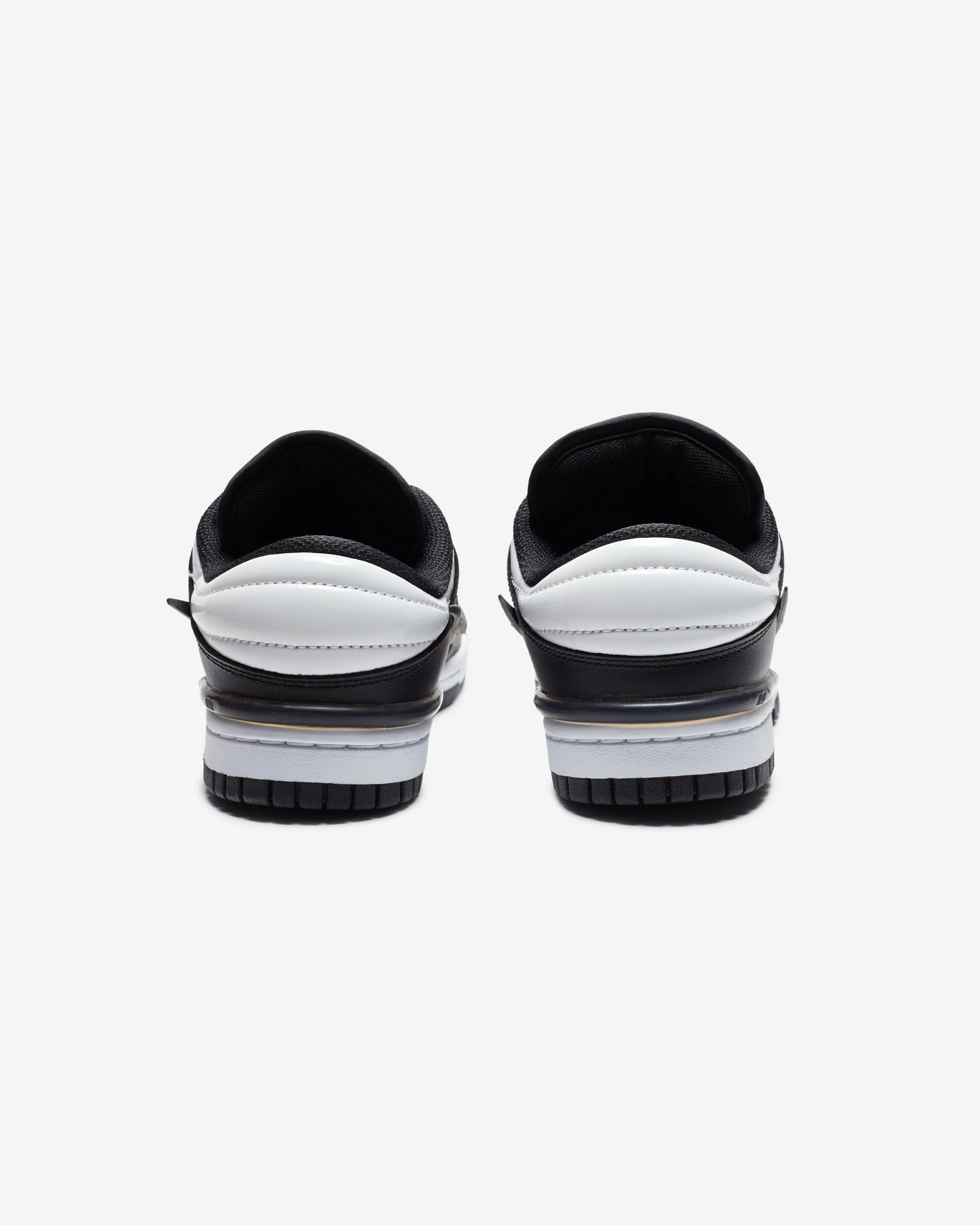 NIKE WOMEN'S DUNK LOW TWIST - BLACK/ WHITE