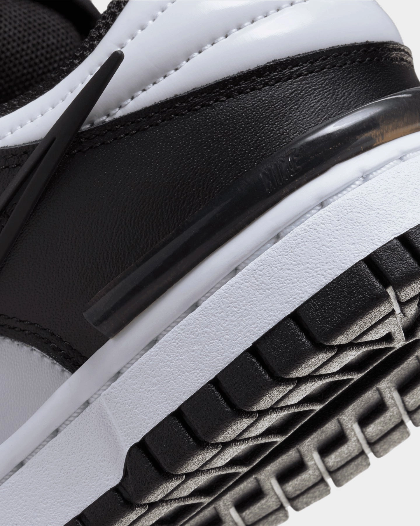 Nike Women's Dunk Low Twist Panda Black/White/Black