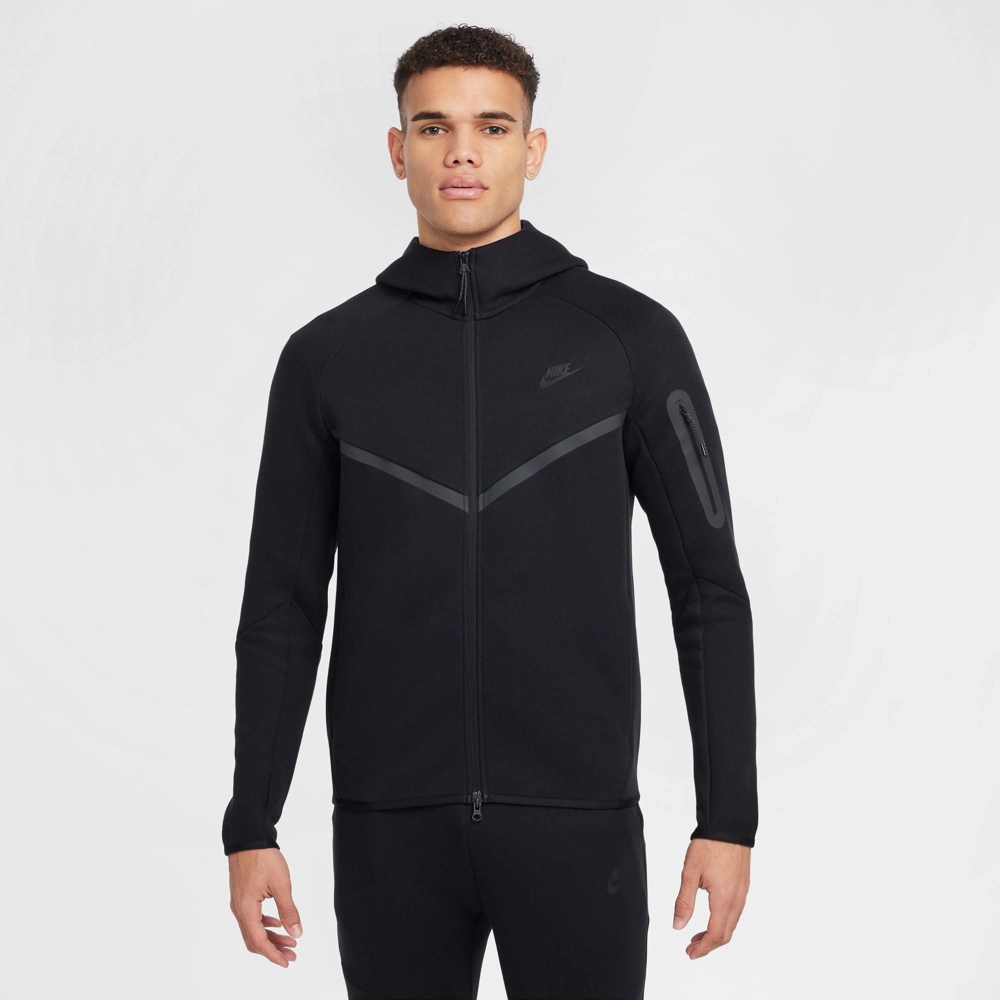 TECH FULL ZIP WINDRUNNER HOODIE BLACK