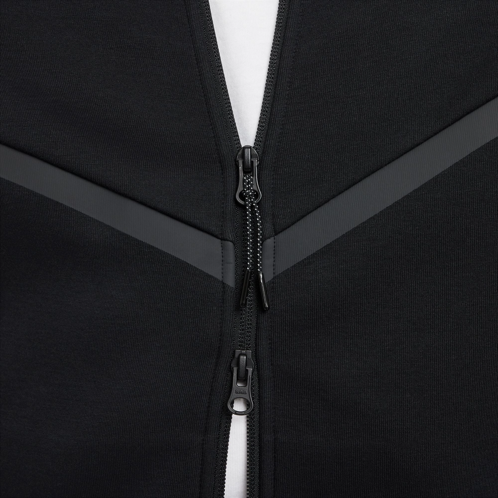 TECH FULL ZIP WINDRUNNER HOODIE BLACK