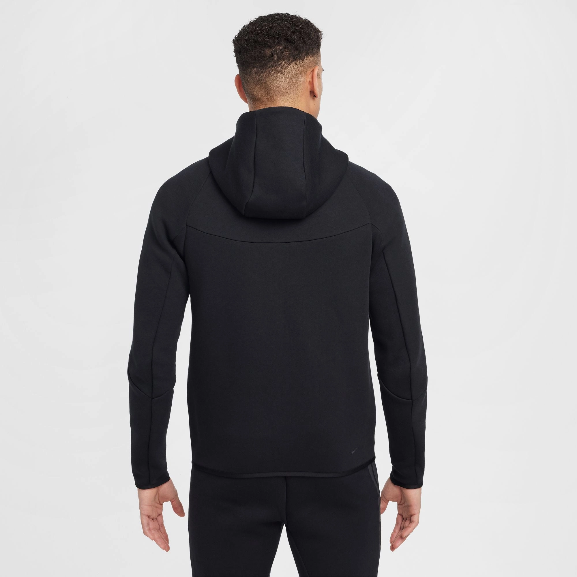 TECH FULL ZIP WINDRUNNER HOODIE BLACK