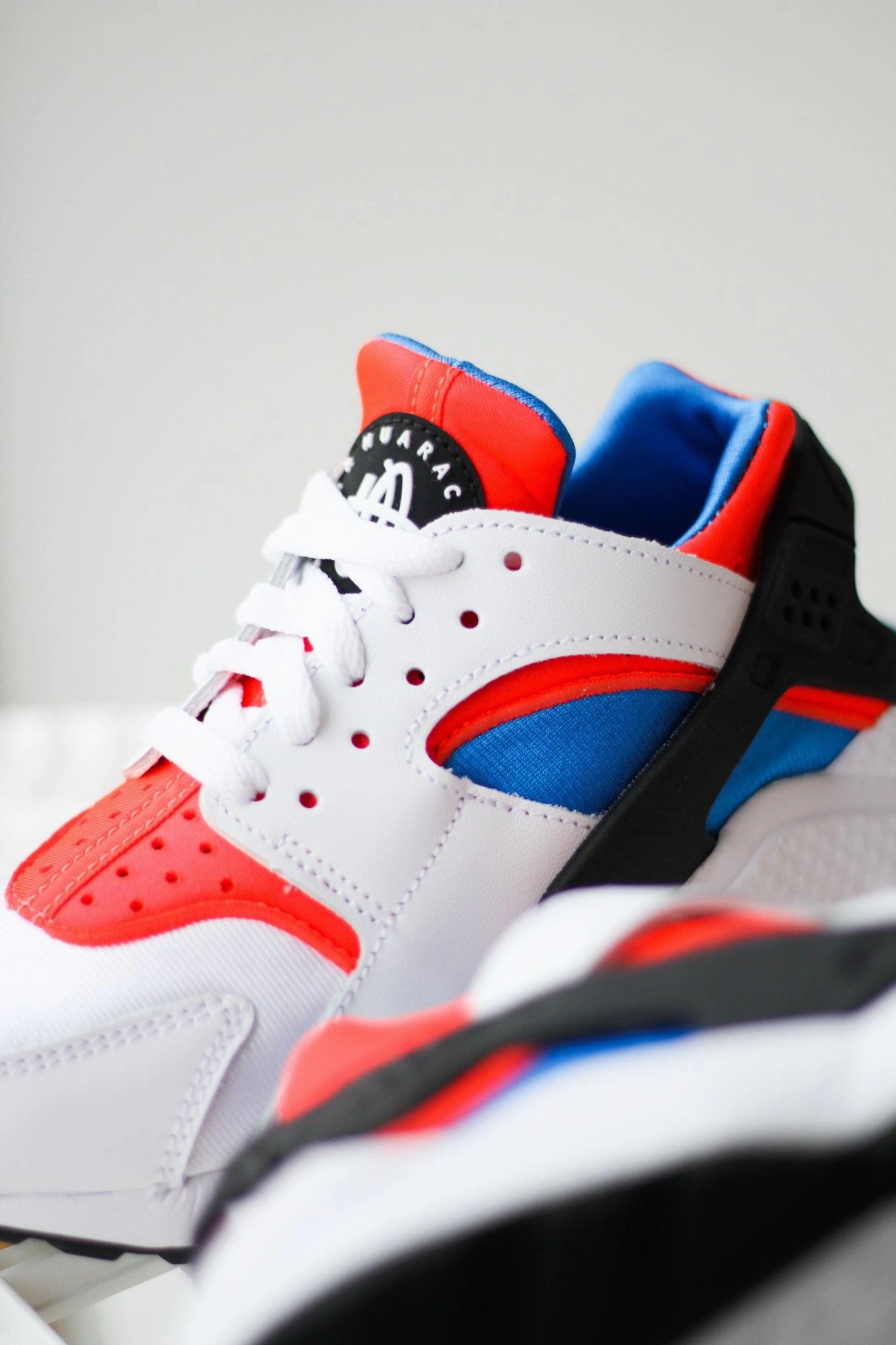 W AIR HUARACHE BRIGHT CRIMSON