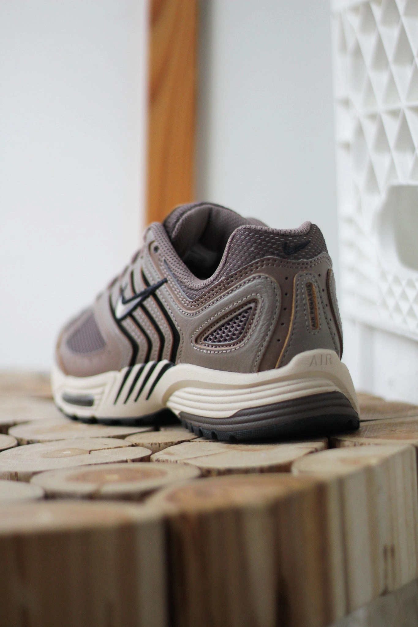 W AIR PEGASUS 2005 C.O.R. MINK BROWN