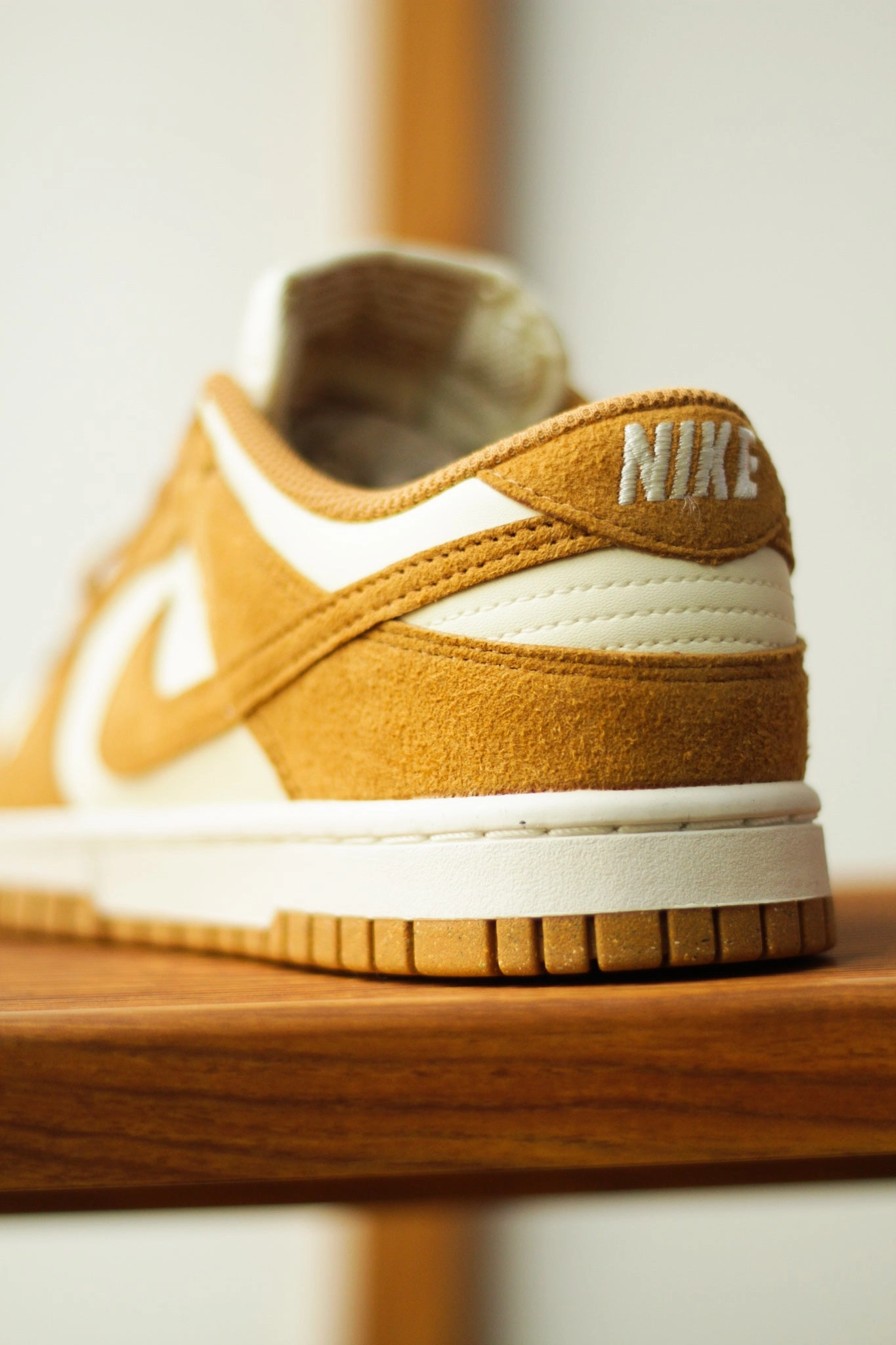 W DUNK LOW FLAX