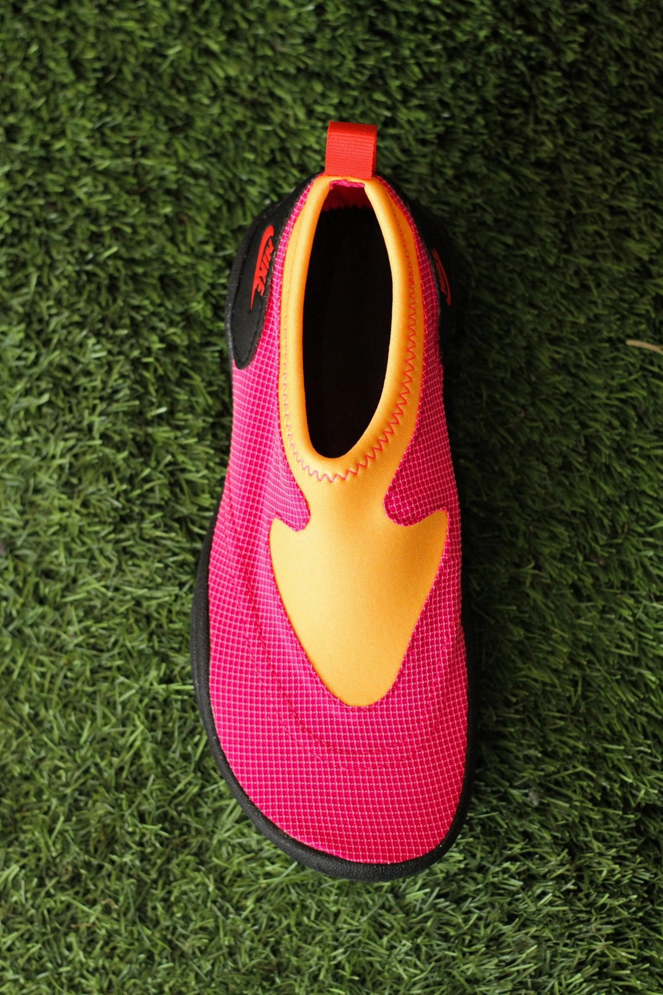 W NIKE AQUA TURF VIVID PINK/LT CRIMSON-BLACK-LASER ORANGE