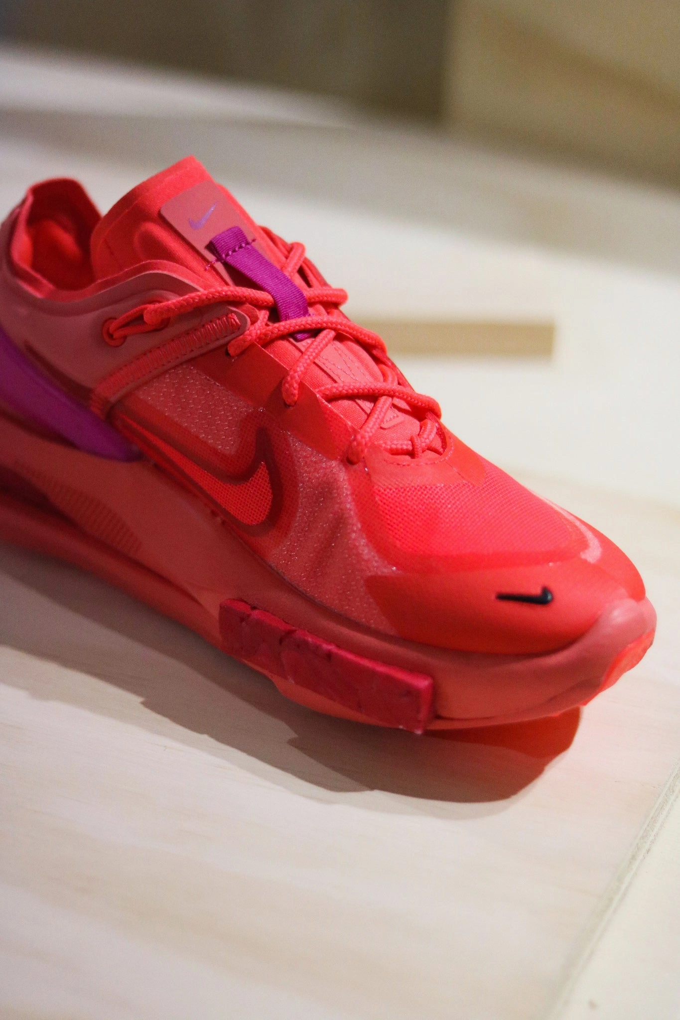 W NIKE FONTANKA EDGE BRIGHT CRIMSON