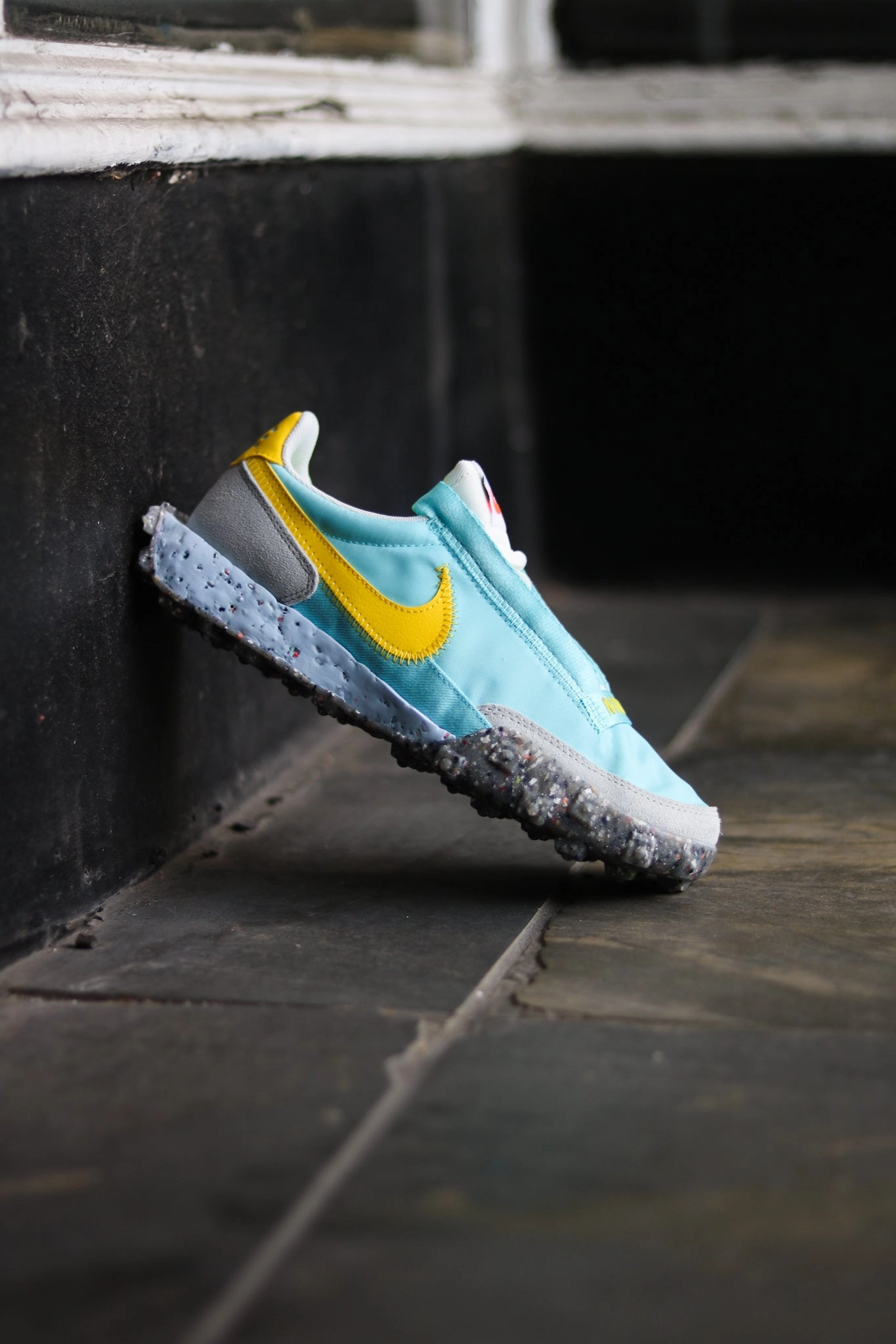W NIKE WAFFLE RACER CRATER BLEACHED AQUA