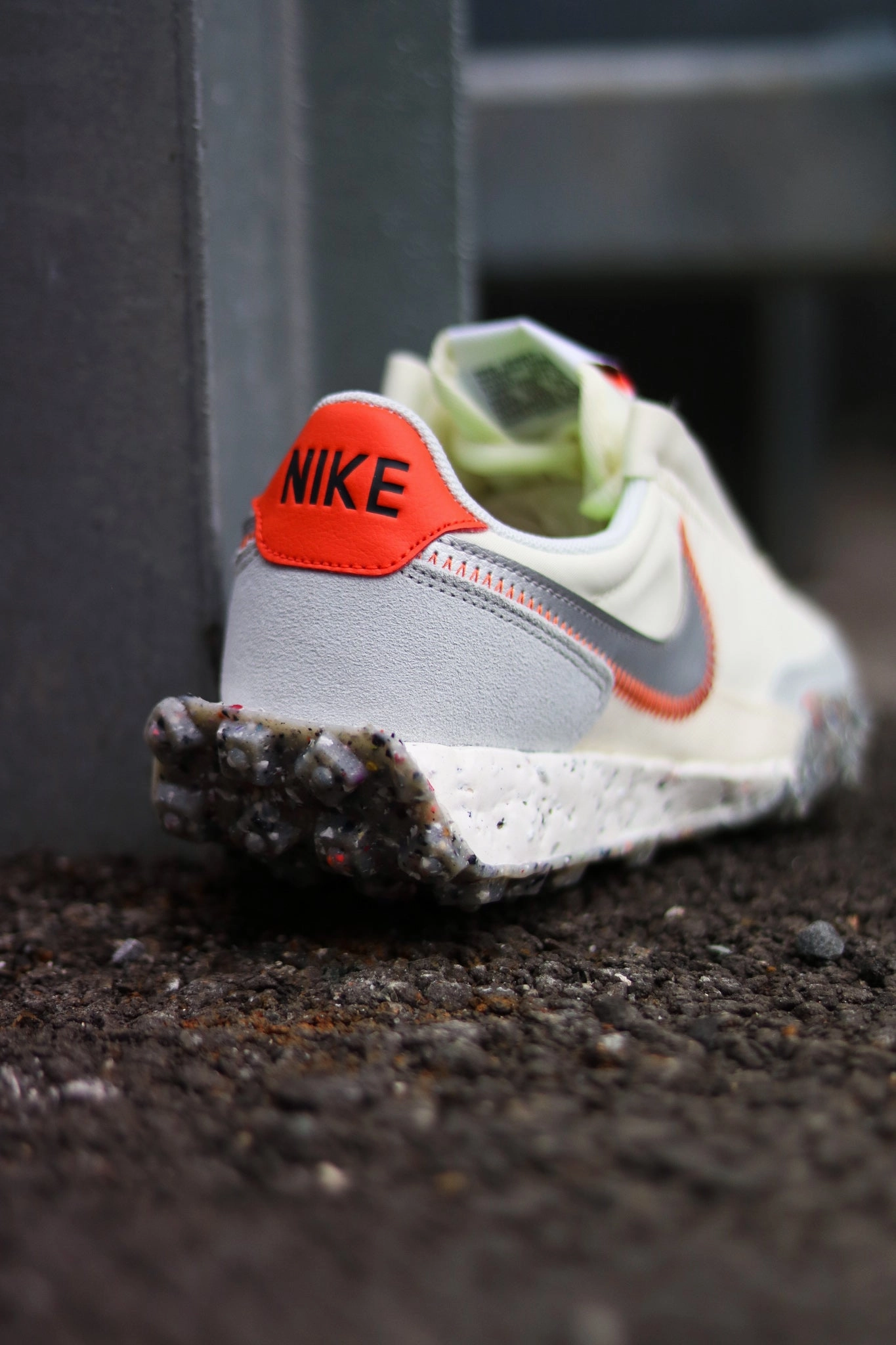 W NIKE WAFFLE RACER CRATER COCONUT MILK/SILVER